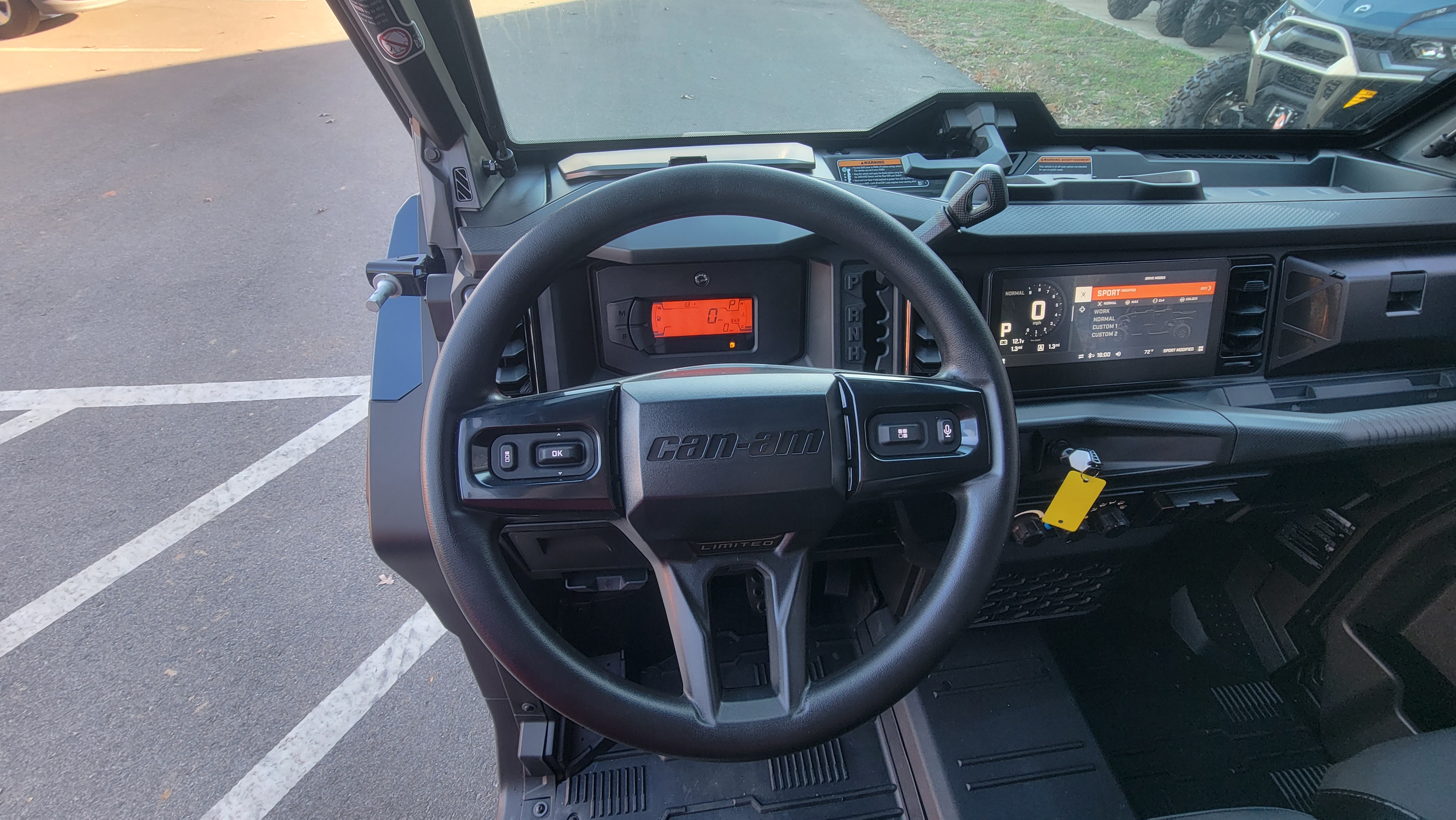 2026 Can-Am Defender MAX Limited HD11 - Photo 14