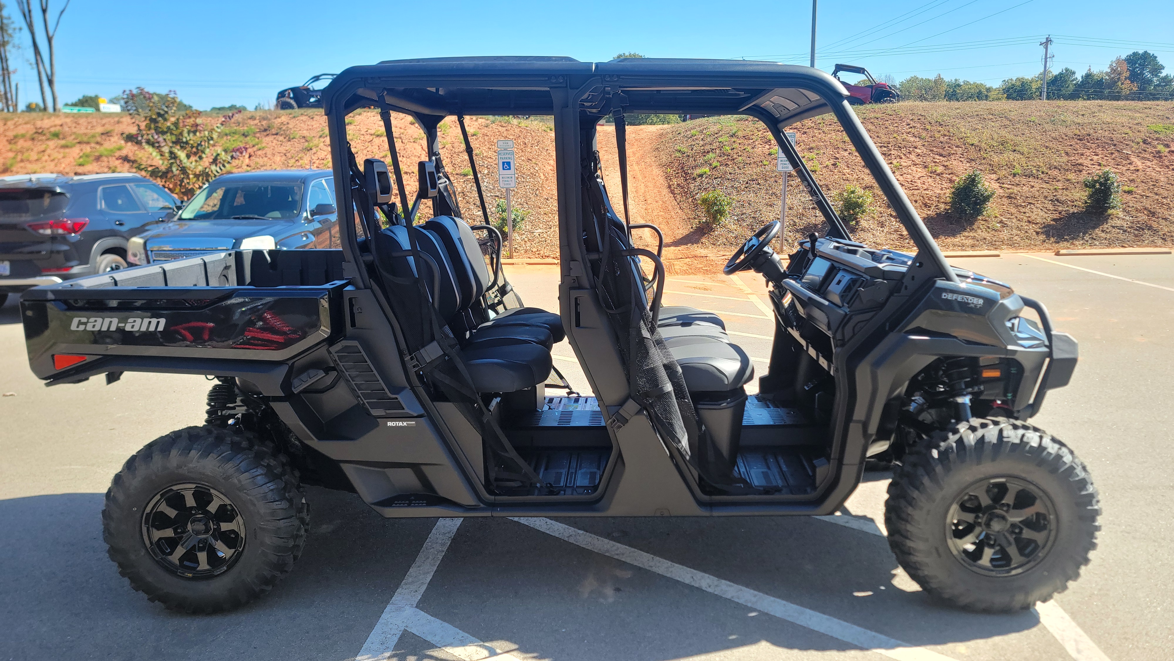 2026 Can-Am Defender MAX XT HD11 - Photo 8