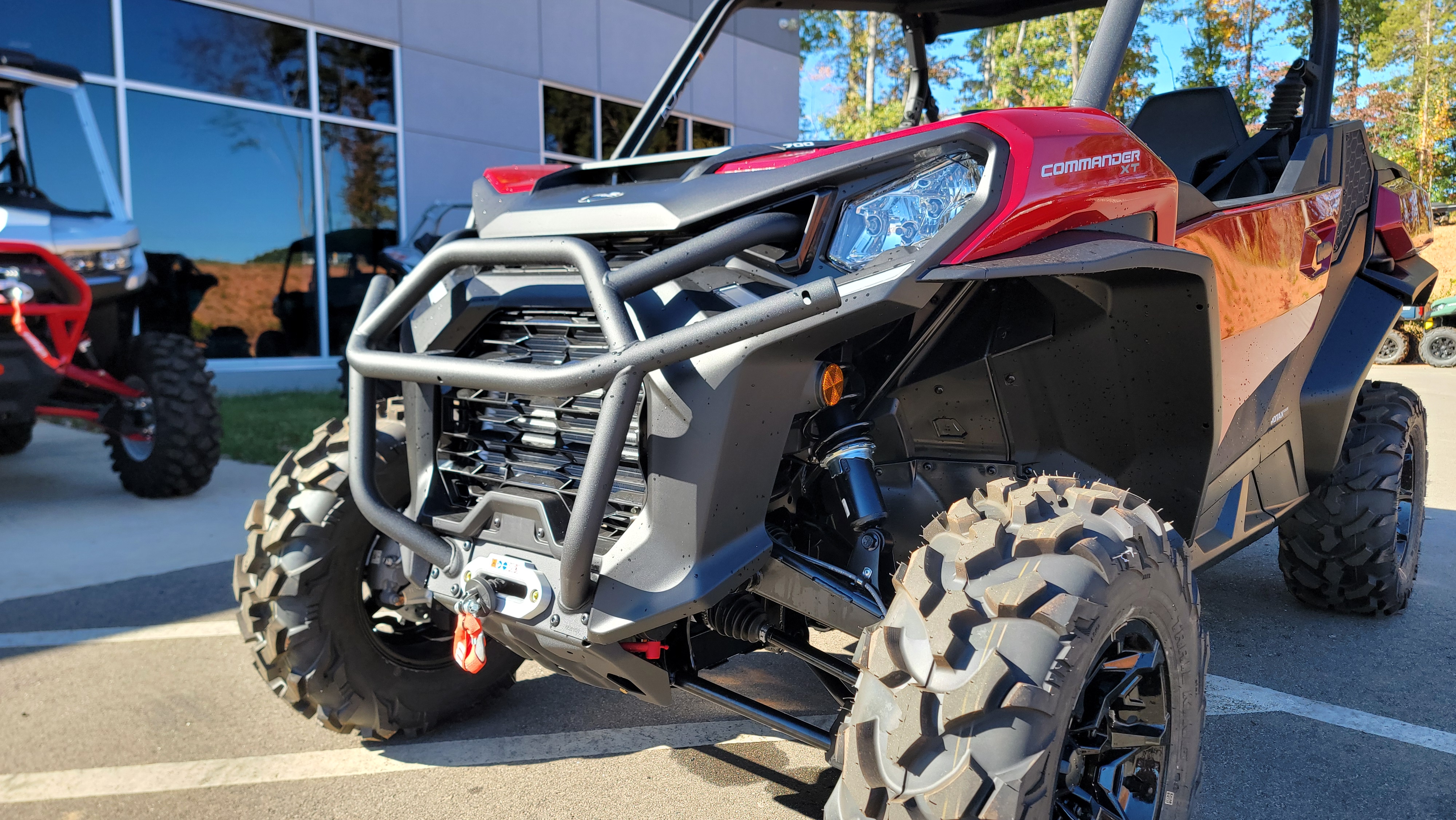 2026 Can-Am Commander XT 700 - Photo 9