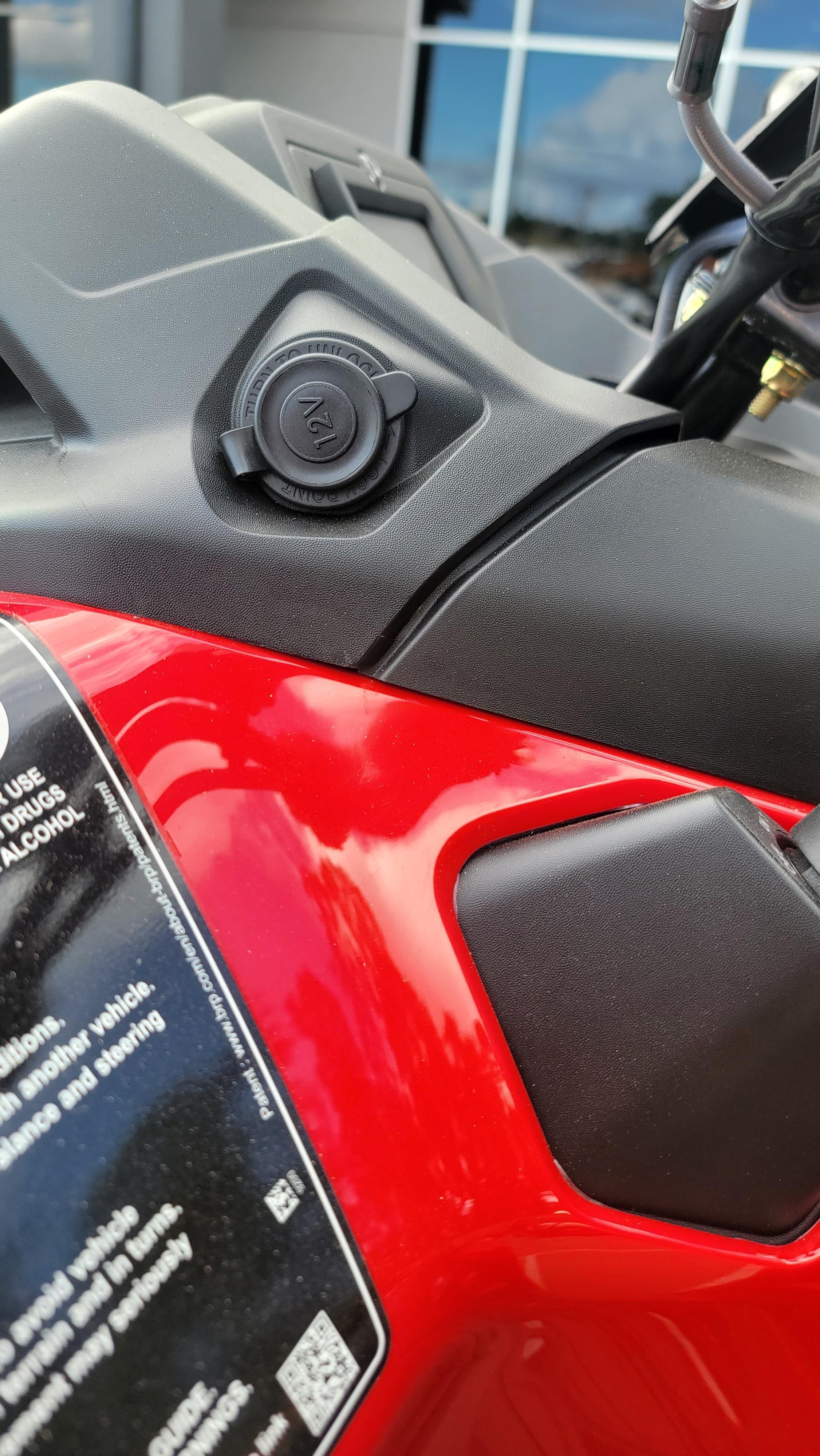 2025 Can-Am Outlander DPS 500 - Photo 10
