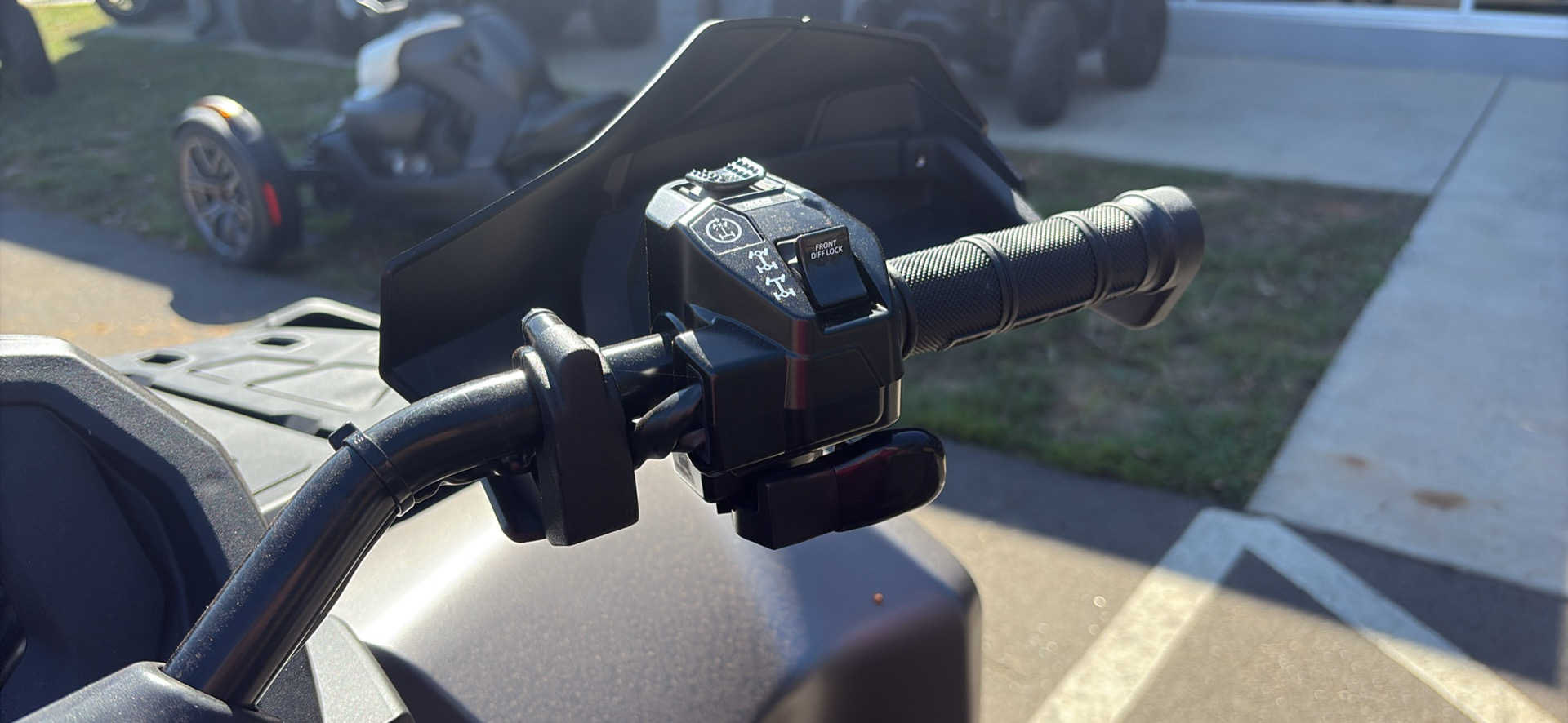 2025 Can-Am Outlander MAX XT 1000R - Photo 11