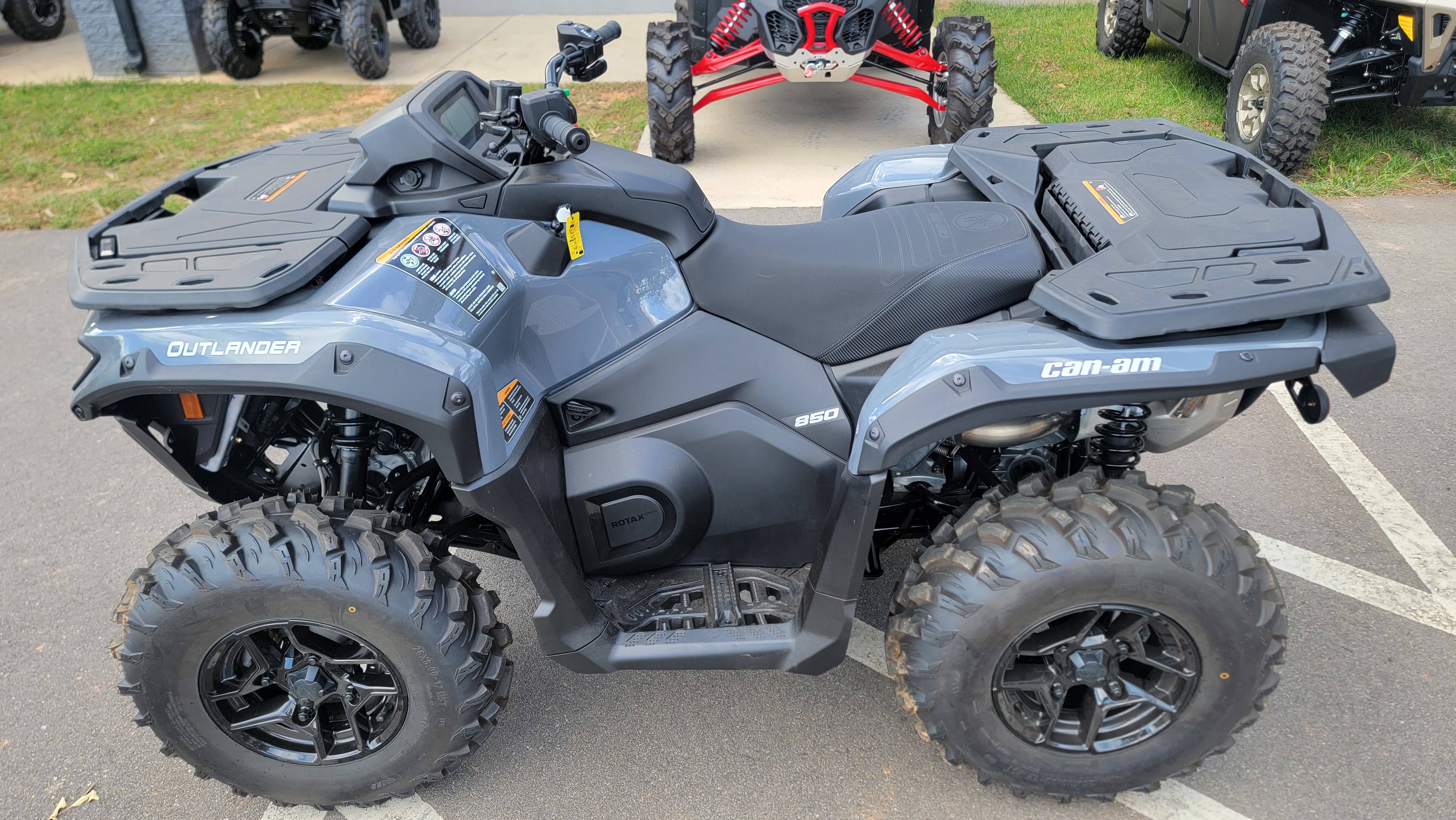 2025 Can-Am Outlander DPS 850 - Photo 3