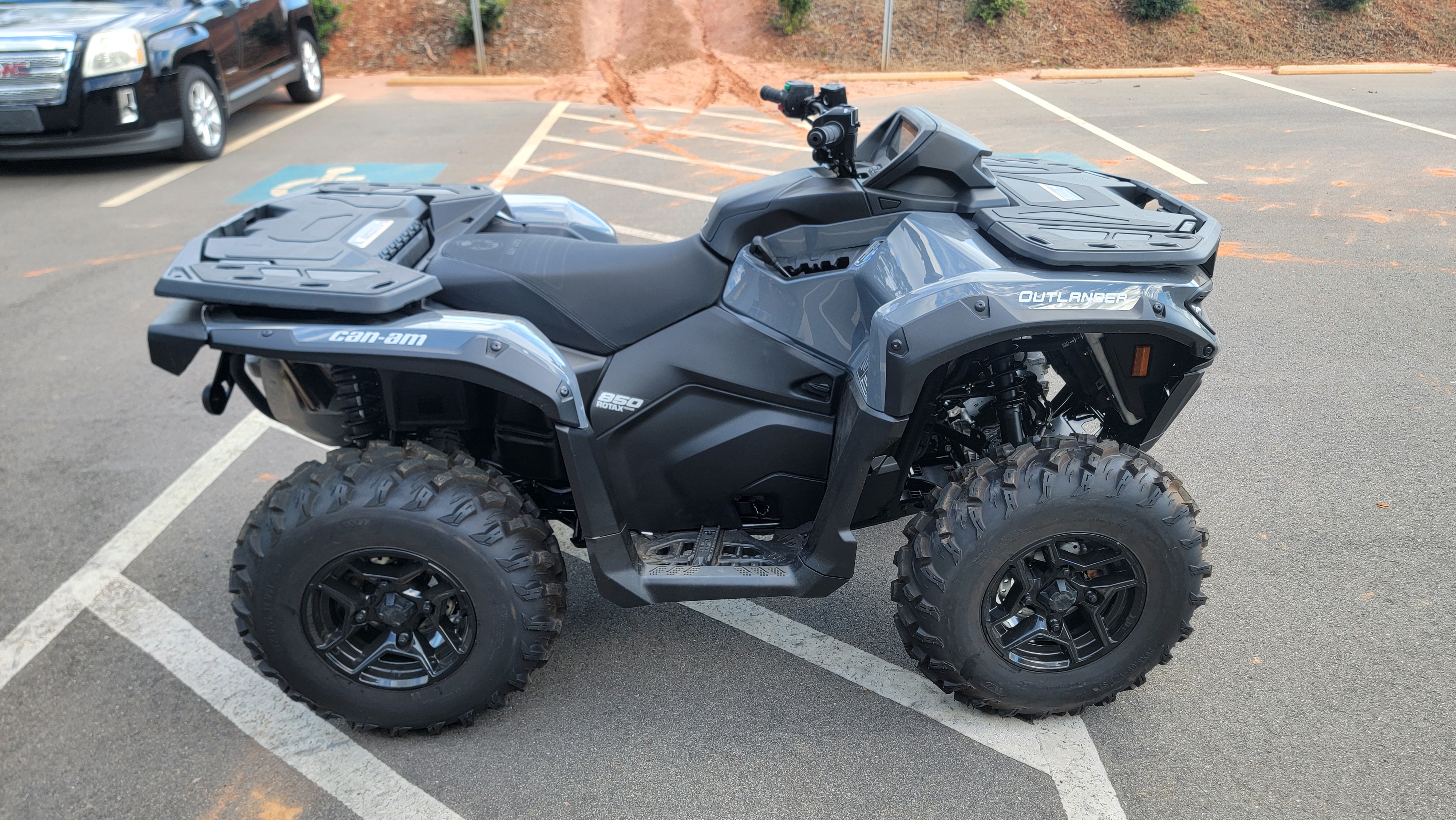 2025 Can-Am Outlander DPS 850 - Photo 7