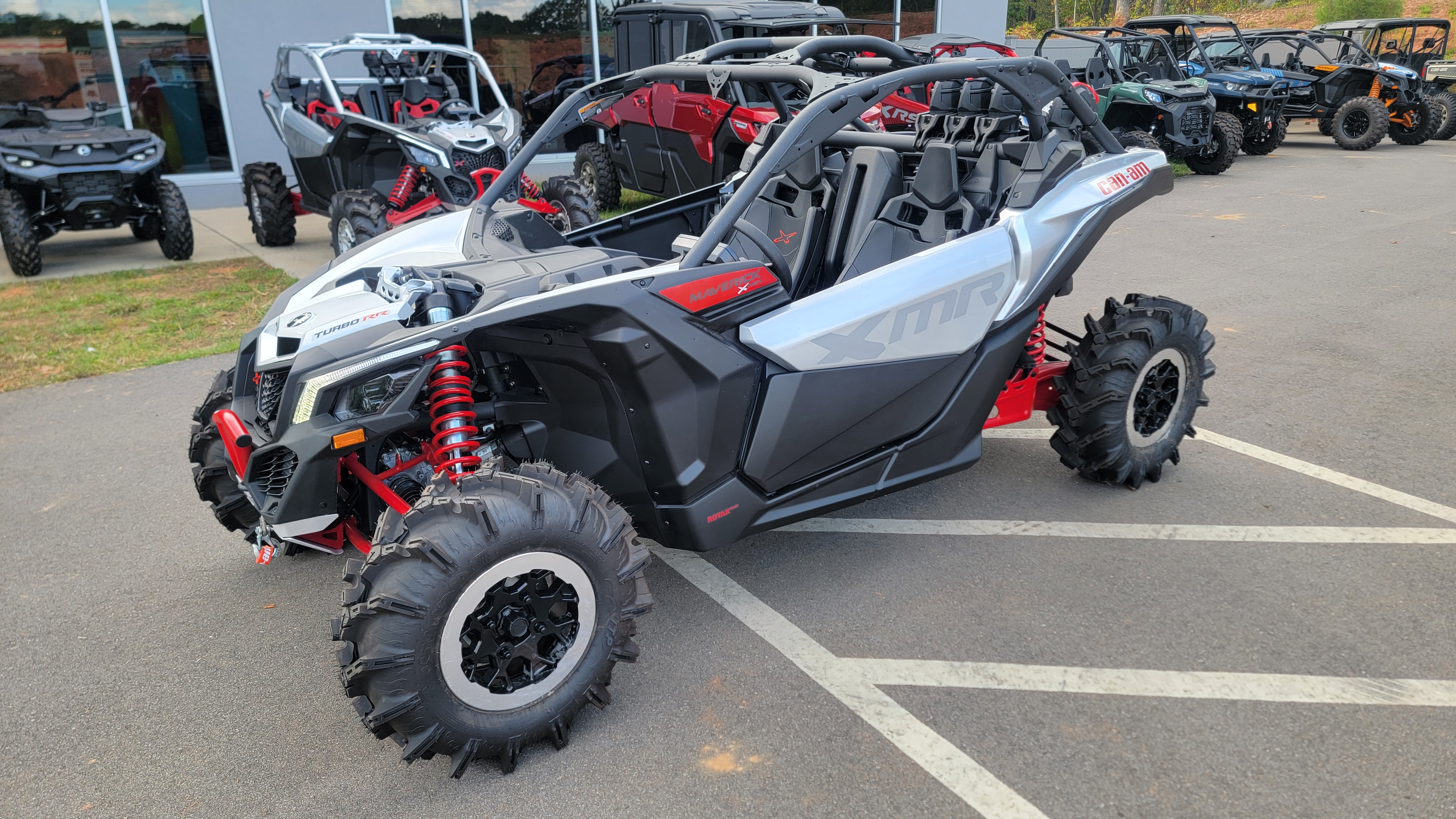2025 Can-Am Maverick X3 X mr TURBO RR 64 - Photo 3