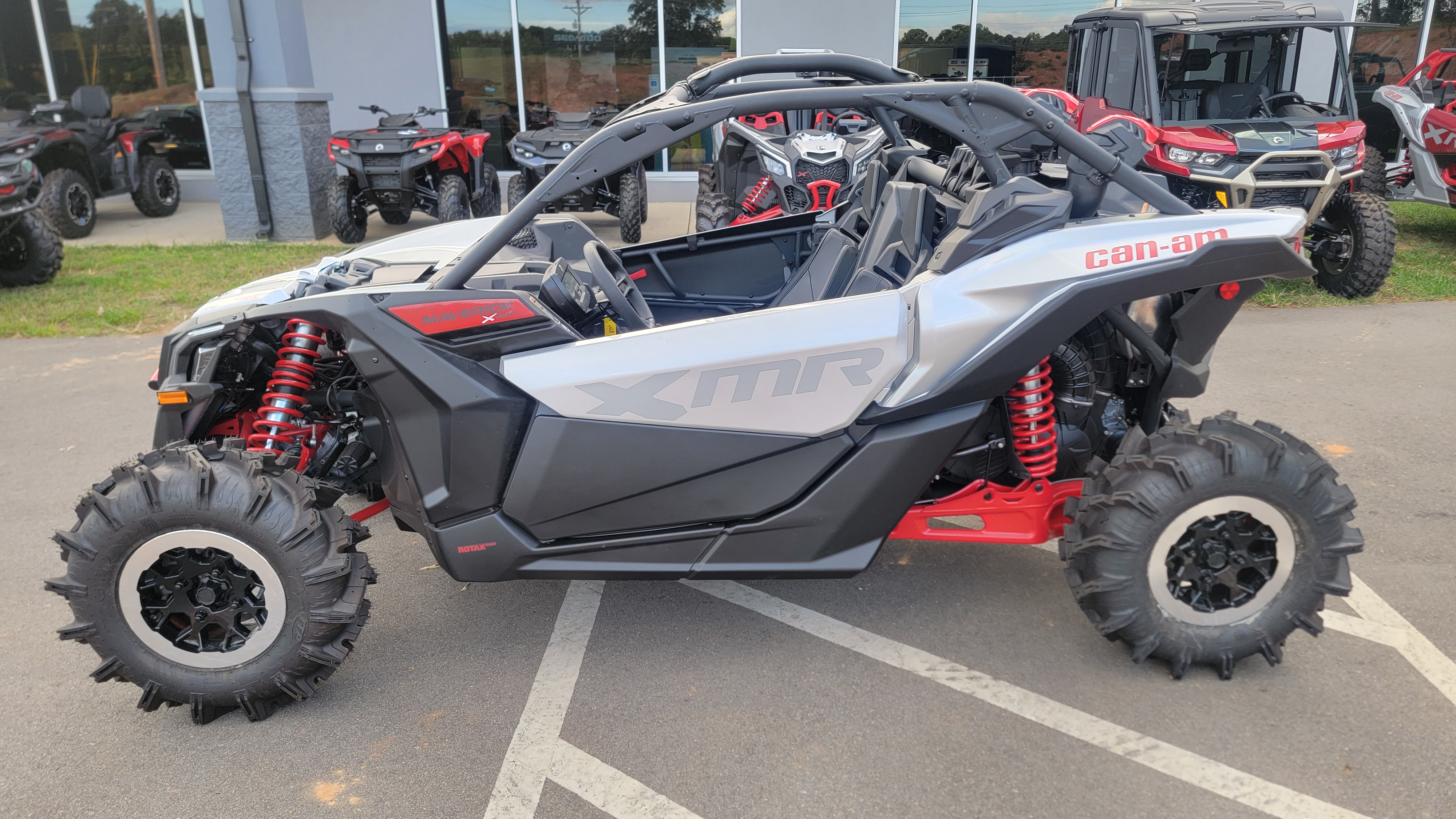 2025 Can-Am Maverick X3 X mr TURBO RR 64 - Photo 4