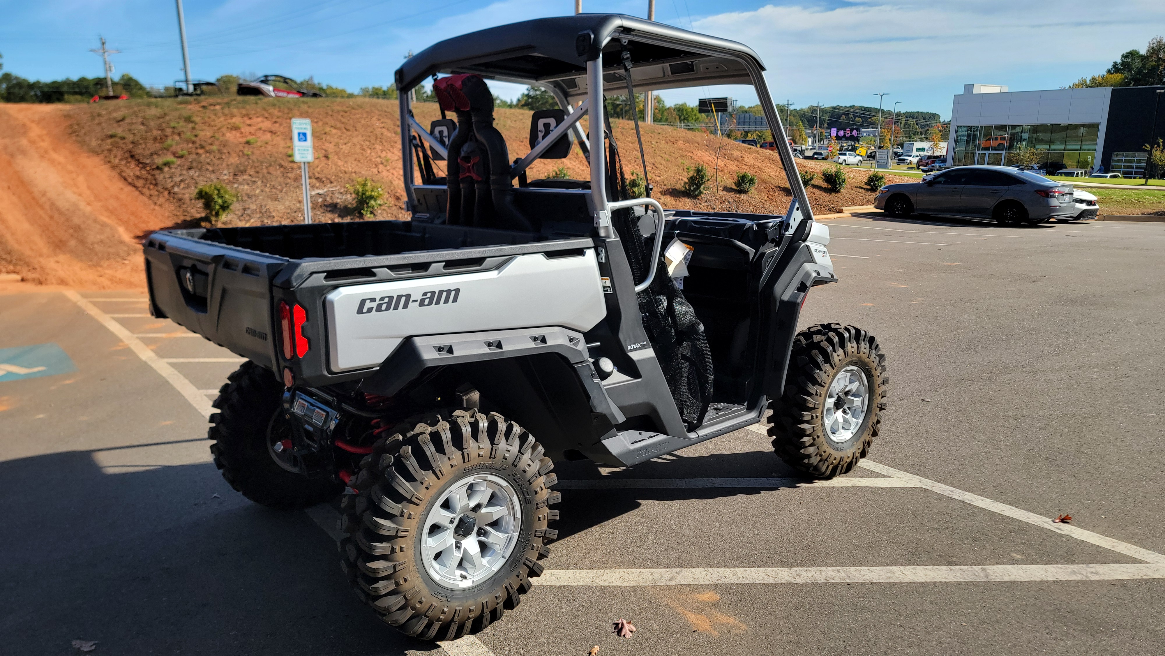 2025 Can-Am Defender X mr HD10 - Photo 6