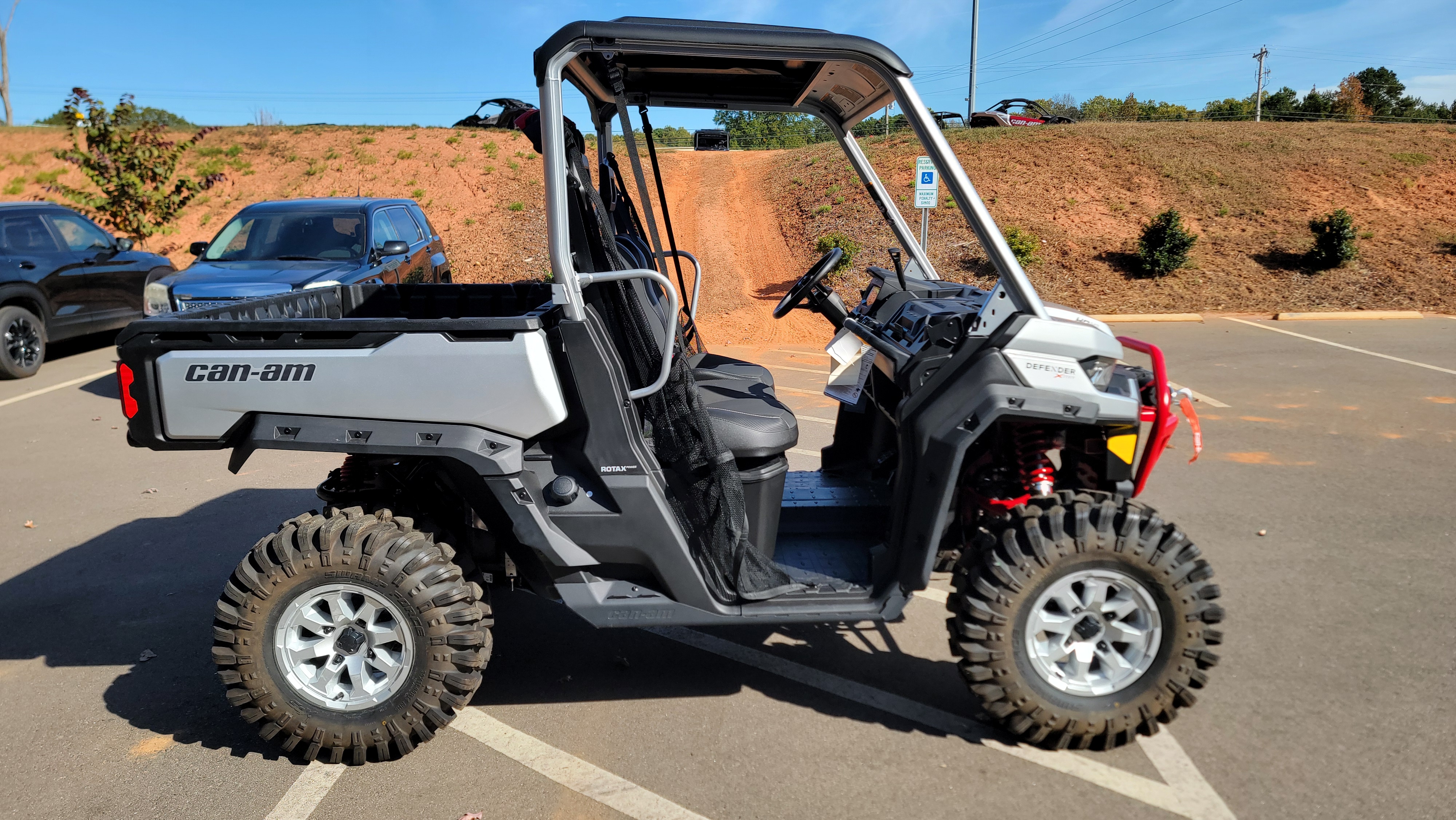 2025 Can-Am Defender X mr HD10 - Photo 7