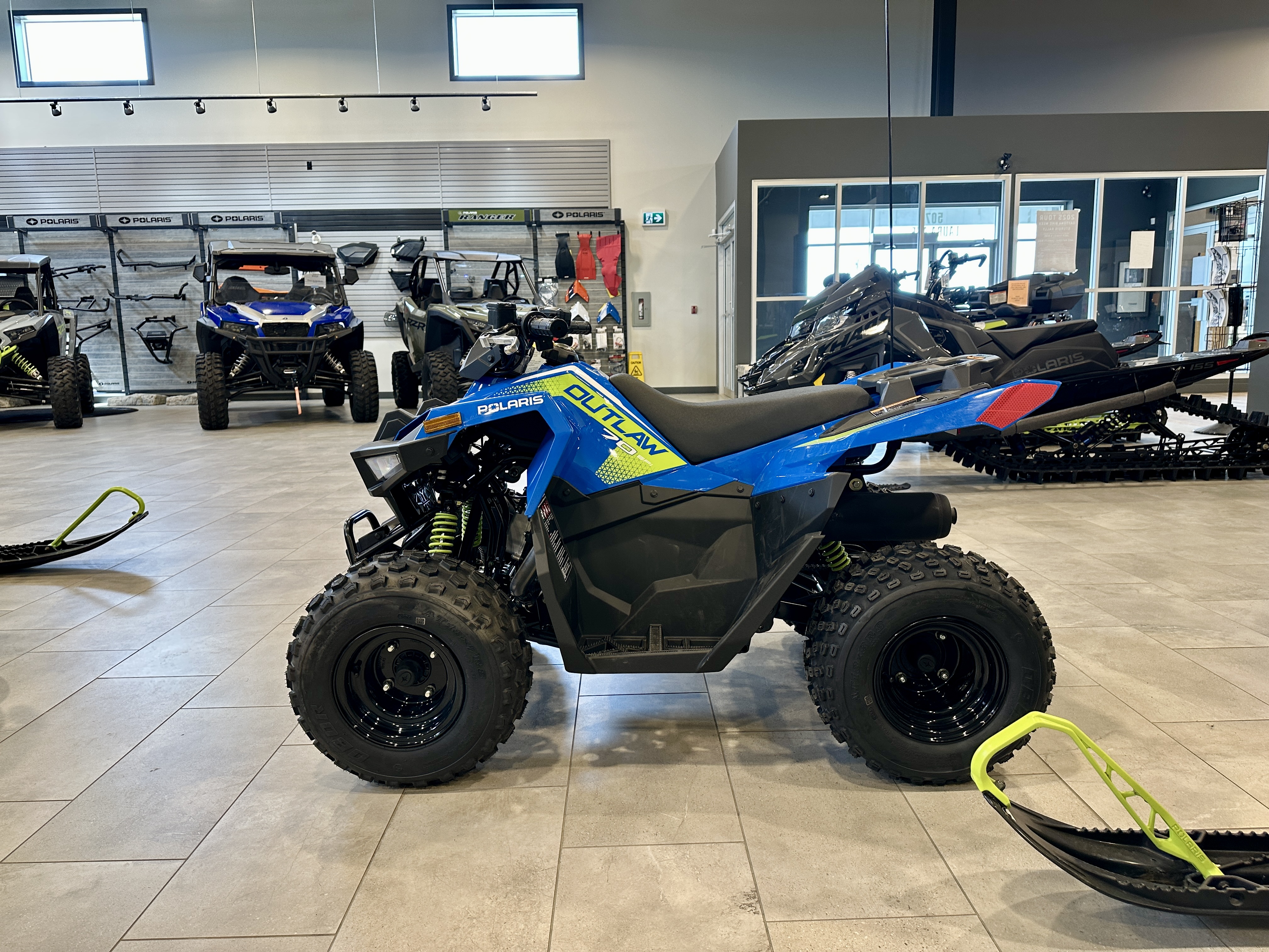 2025 Polaris Outlaw 70 EFI - YOUTH! - Photo 3