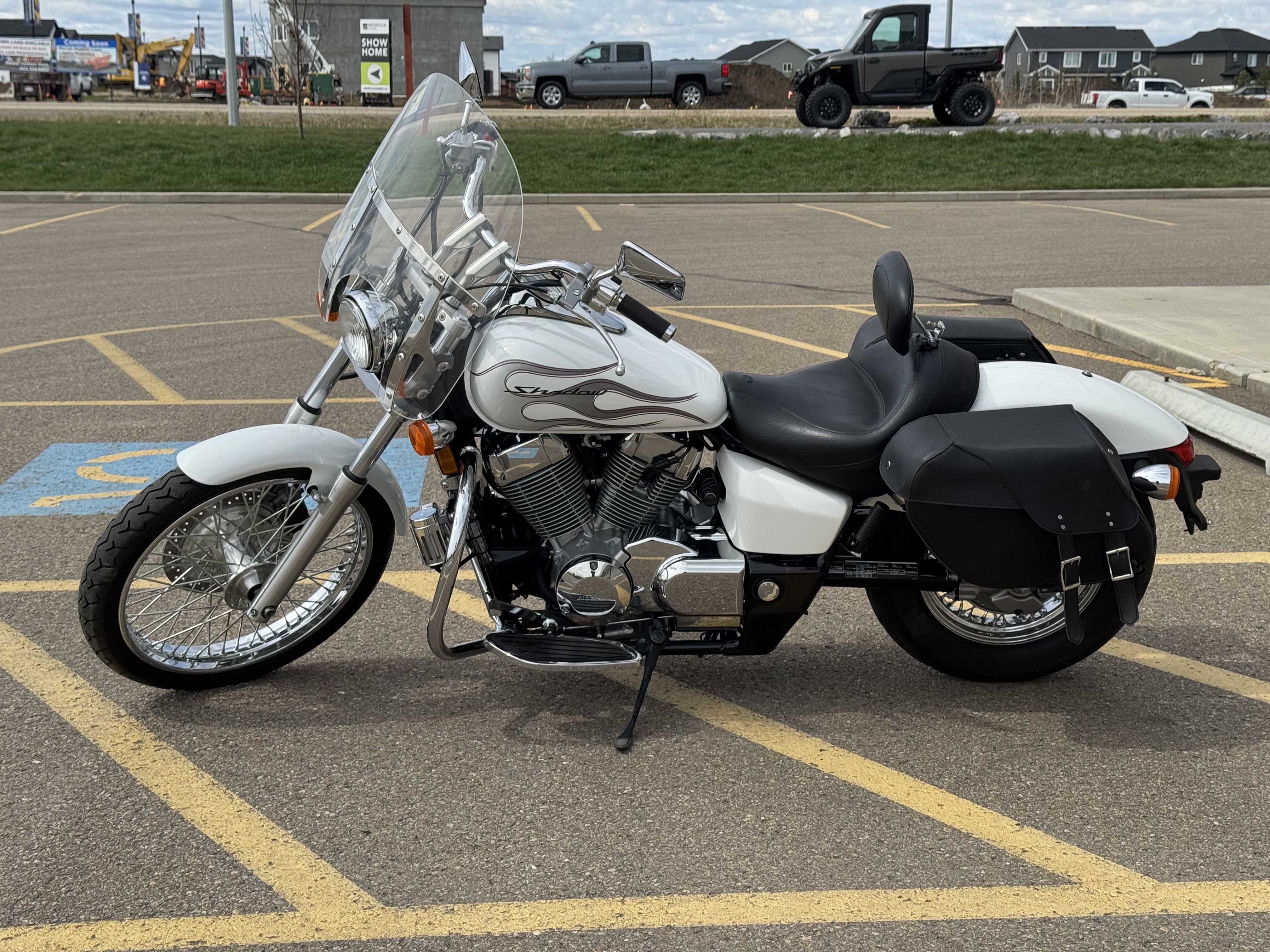 2009 Honda VT750T Shadow Tourer - ONLY 3,091 KM - PAYMENTS AS LOW AS $59 BI WKLY! - Photo 3