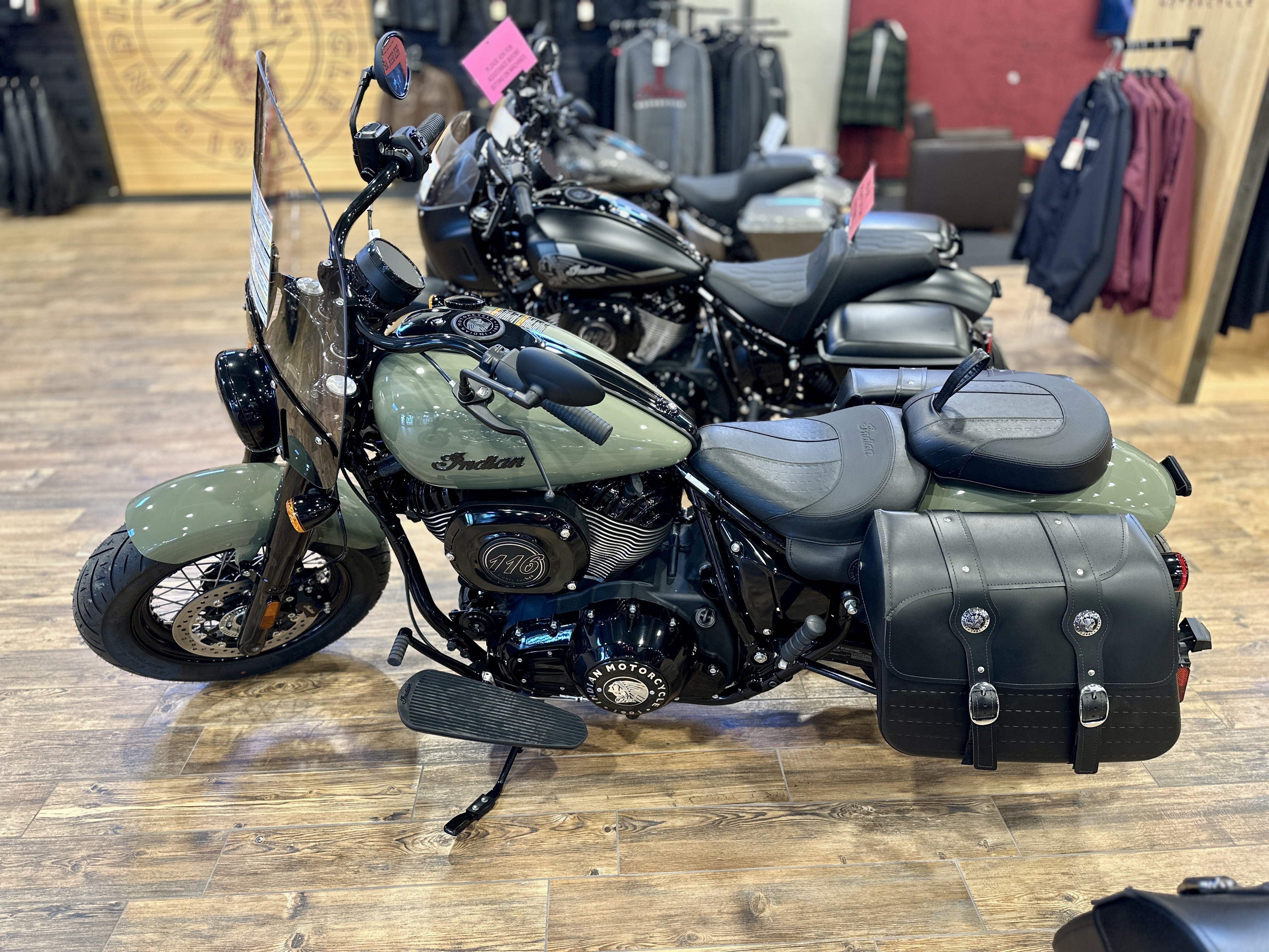 2025 Indian Motorcycle Super Chief Dark Horse - $1750 REBATE ENDS NOV 30th! 2YR WARRANTY! PAYMENTS LOW AS $140 BIWKLY! - Photo 2