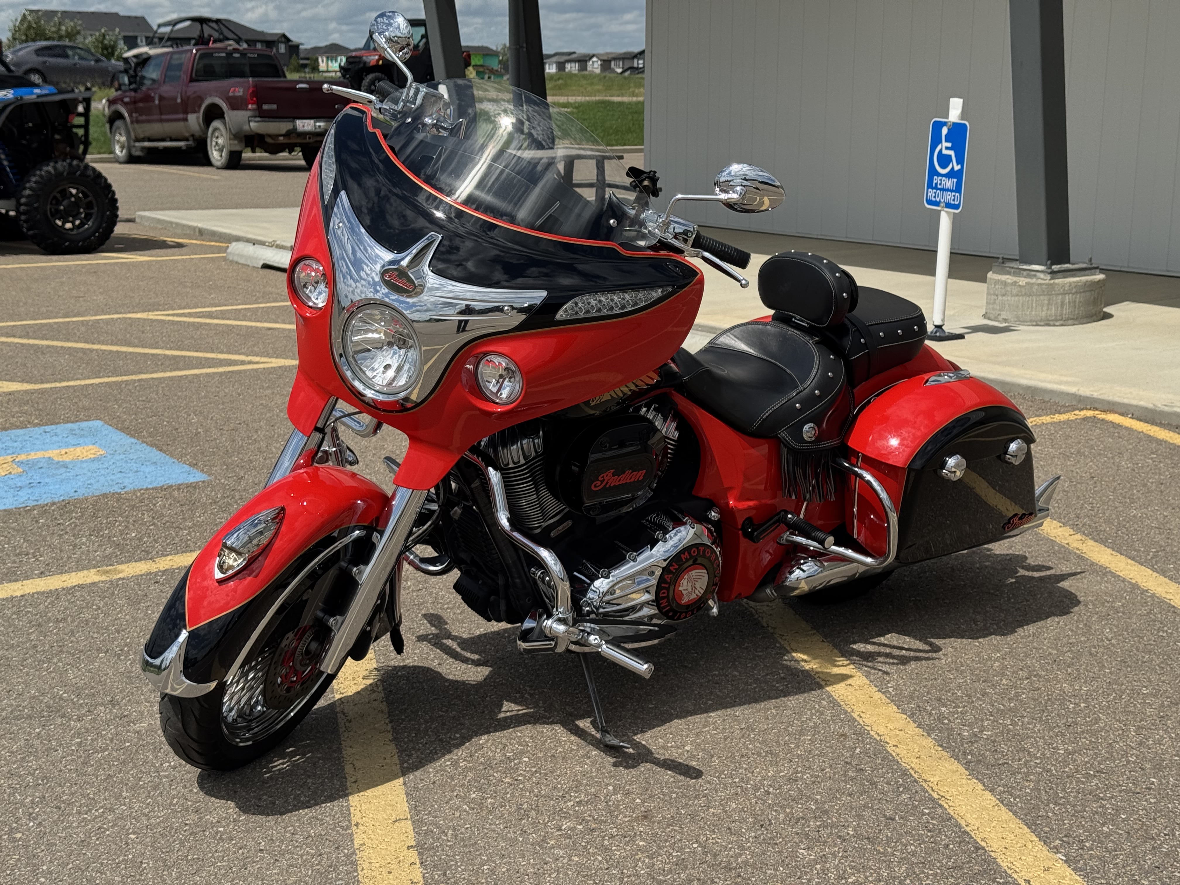 2016 Indian Motorcycle Chieftain Classic - HIGHLY CUSTOMIZED - EXCELLENT SHAPE - PAYMENTS AS LOW AS $155 BI WKLY! - Photo 2