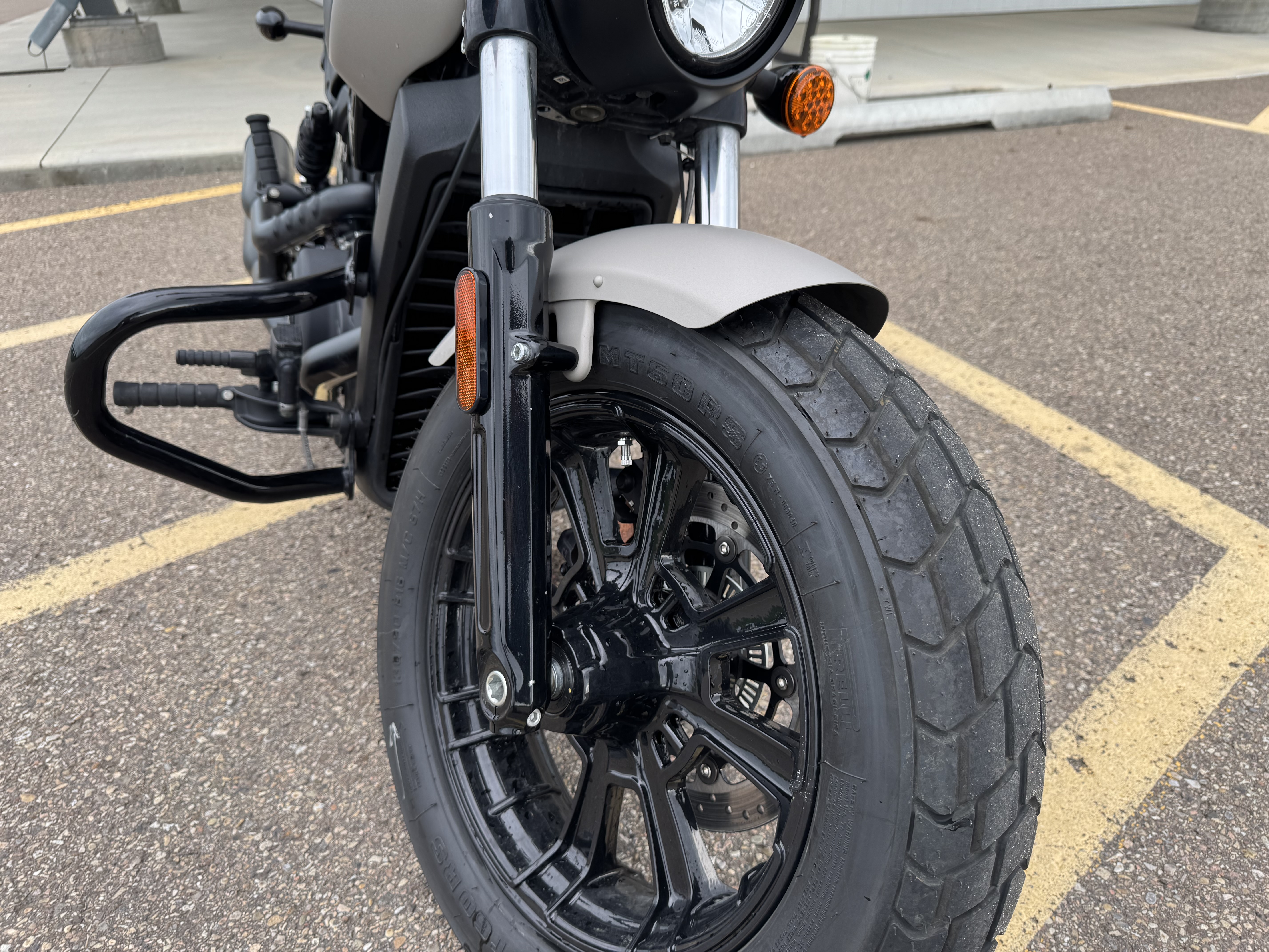 2024 Indian Motorcycle Scout Bobber ABS - Silver Quartz Smoke - LOW KMS! EXTRAS! PAYMENTS AS LOW AS $109 BI WKLY! - Photo 10