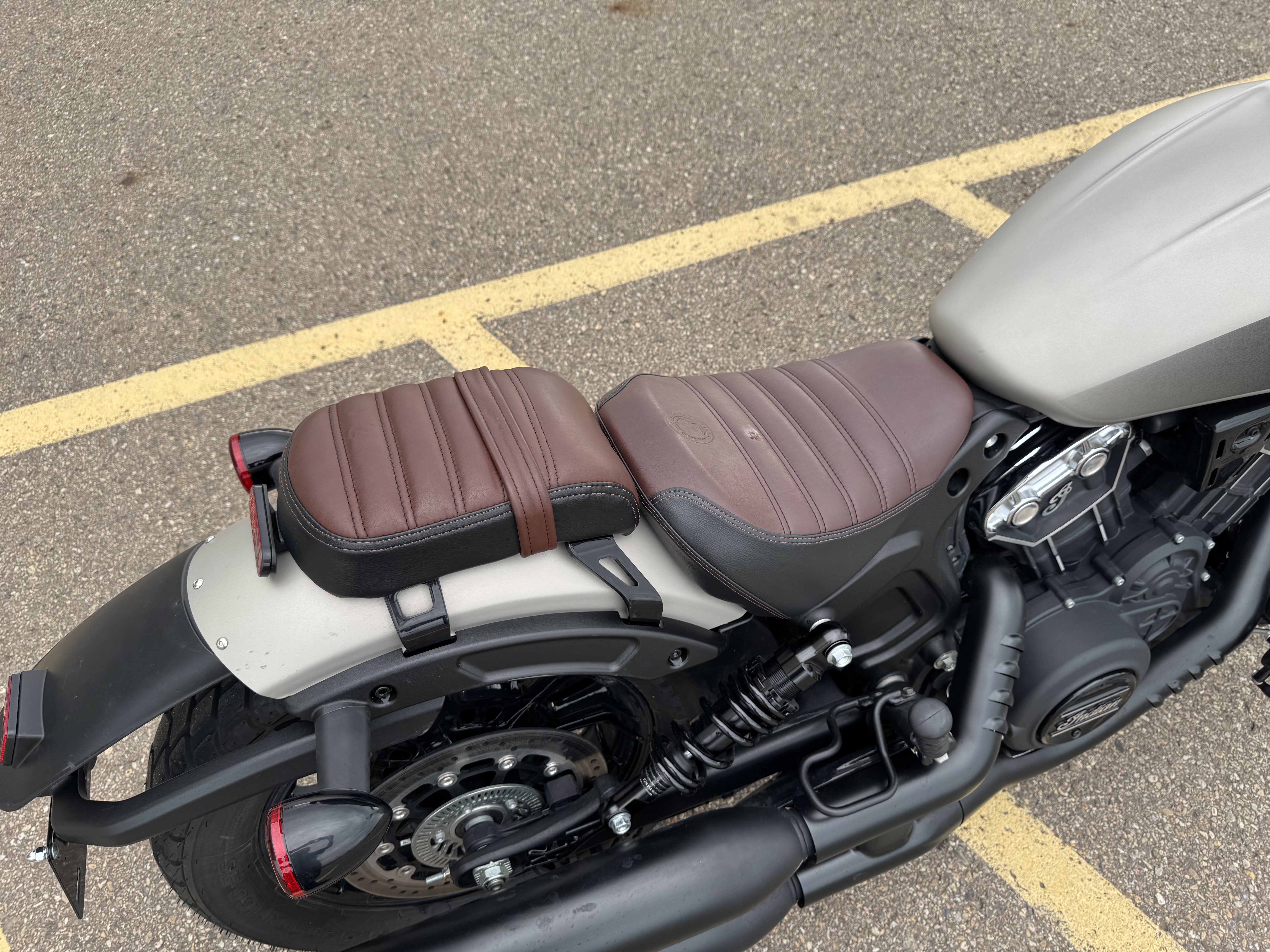 2024 Indian Motorcycle Scout Bobber ABS - Silver Quartz Smoke - LOW KMS! EXTRAS! PAYMENTS AS LOW AS $109 BI WKLY! - Photo 12