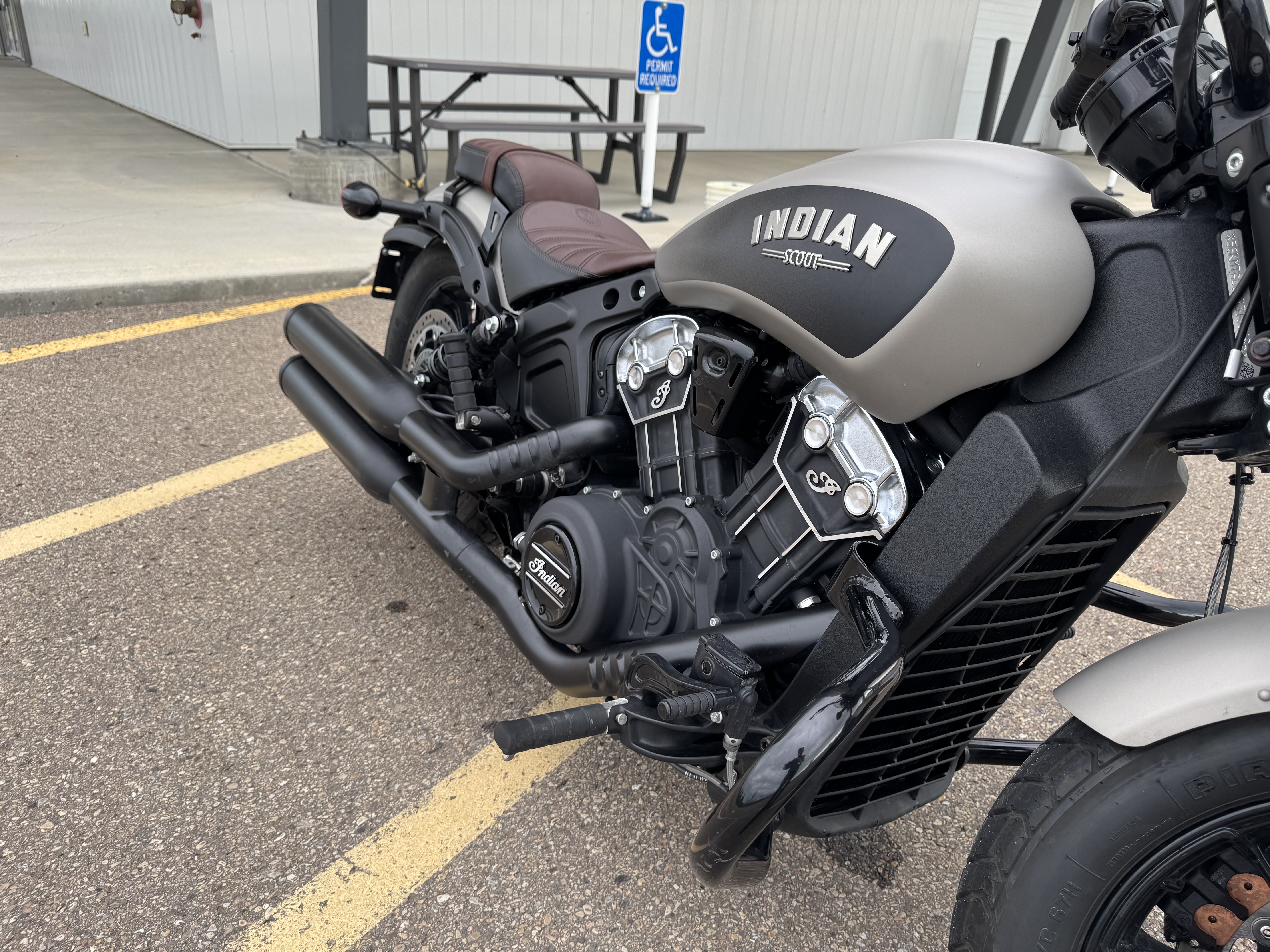 2024 Indian Motorcycle Scout Bobber ABS - Silver Quartz Smoke - LOW KMS! EXTRAS! PAYMENTS AS LOW AS $109 BI WKLY! - Photo 14
