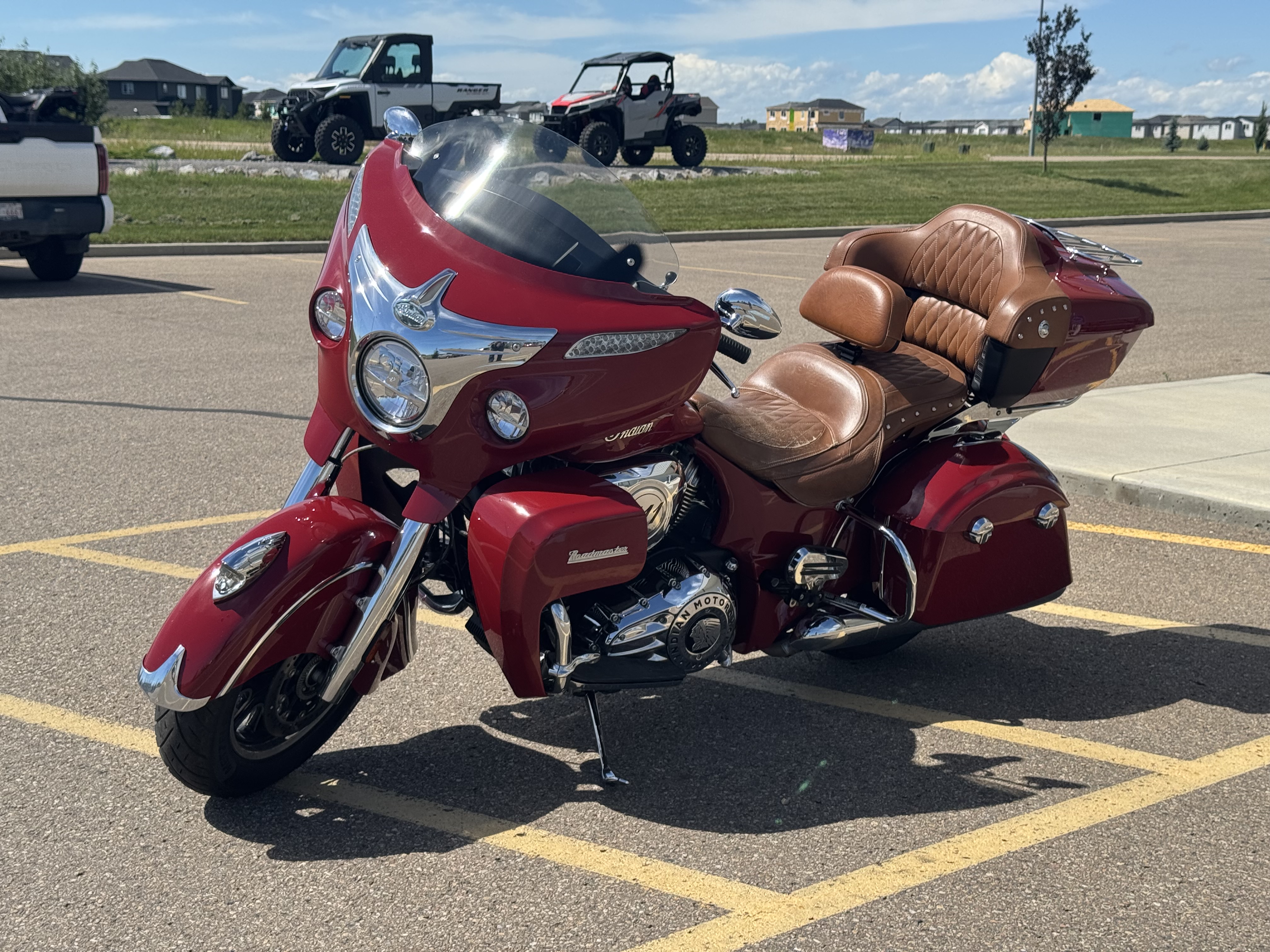 2015 Indian Motorcycle Roadmaster - Indian Red - PAYMENTS AS LOW AS $139 BI WKLY! - Photo 2