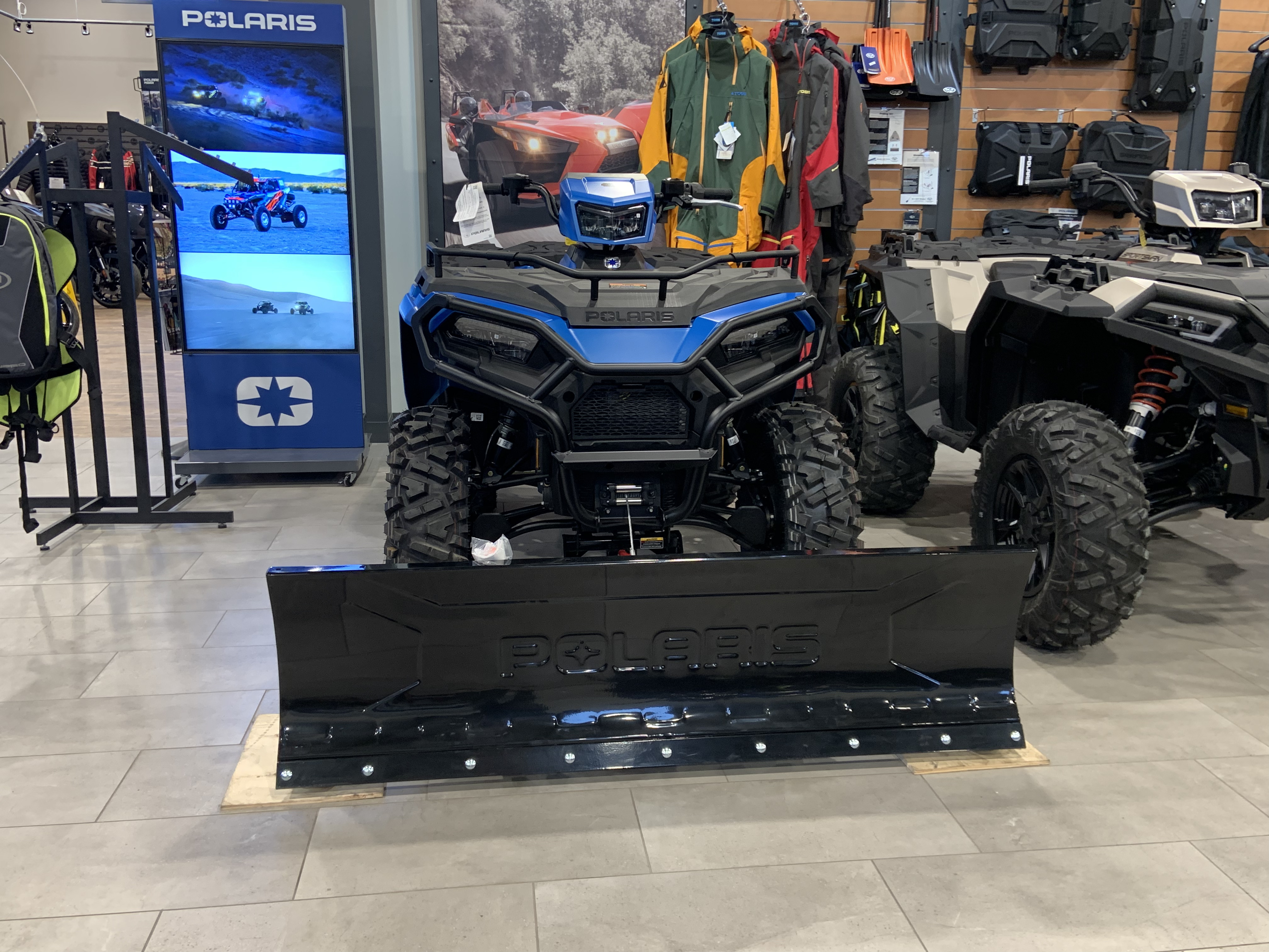 2025 Polaris Sportsman 570 Trail - $1000 REBATE ENDS NOV 30th! PAYMENTS LOW AS $99 BIWKLY! - Photo 3