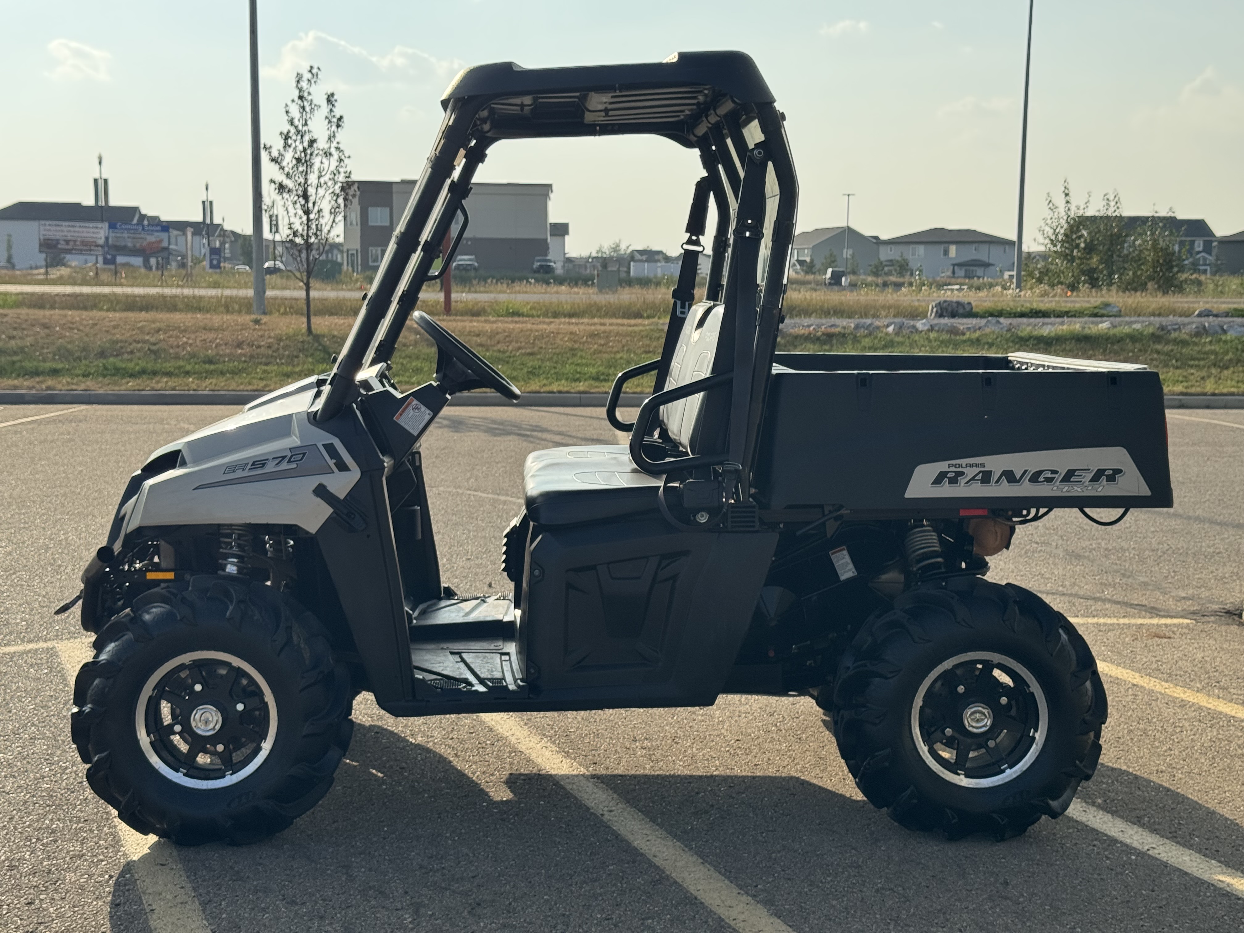2014 Polaris RANGER 570 EFI EPS - CLEAN UNIT - LOW KMS - LOW AS $99 BI WKLY! - Photo 3