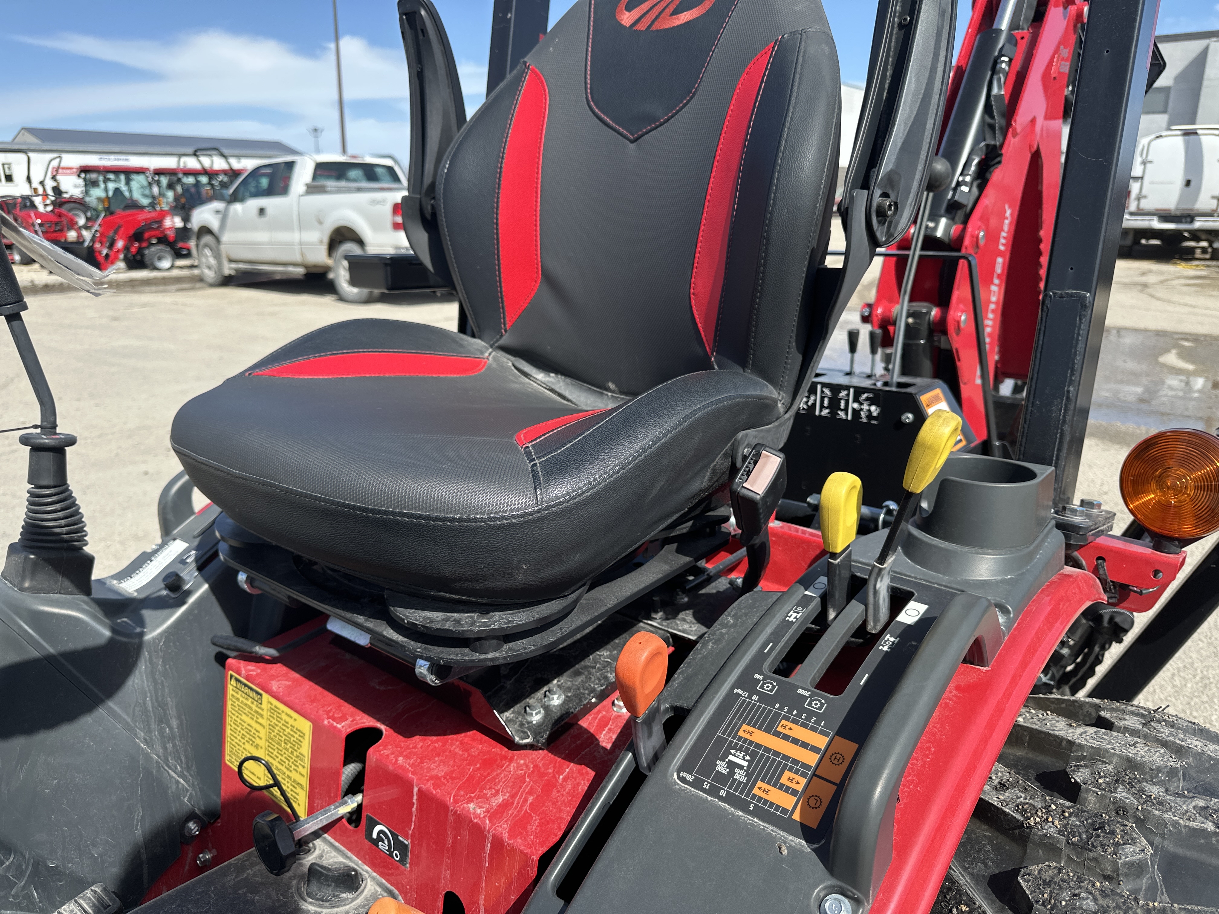 2023 Mahindra MAX 26 XLT HST 4FHILBM - Photo 6