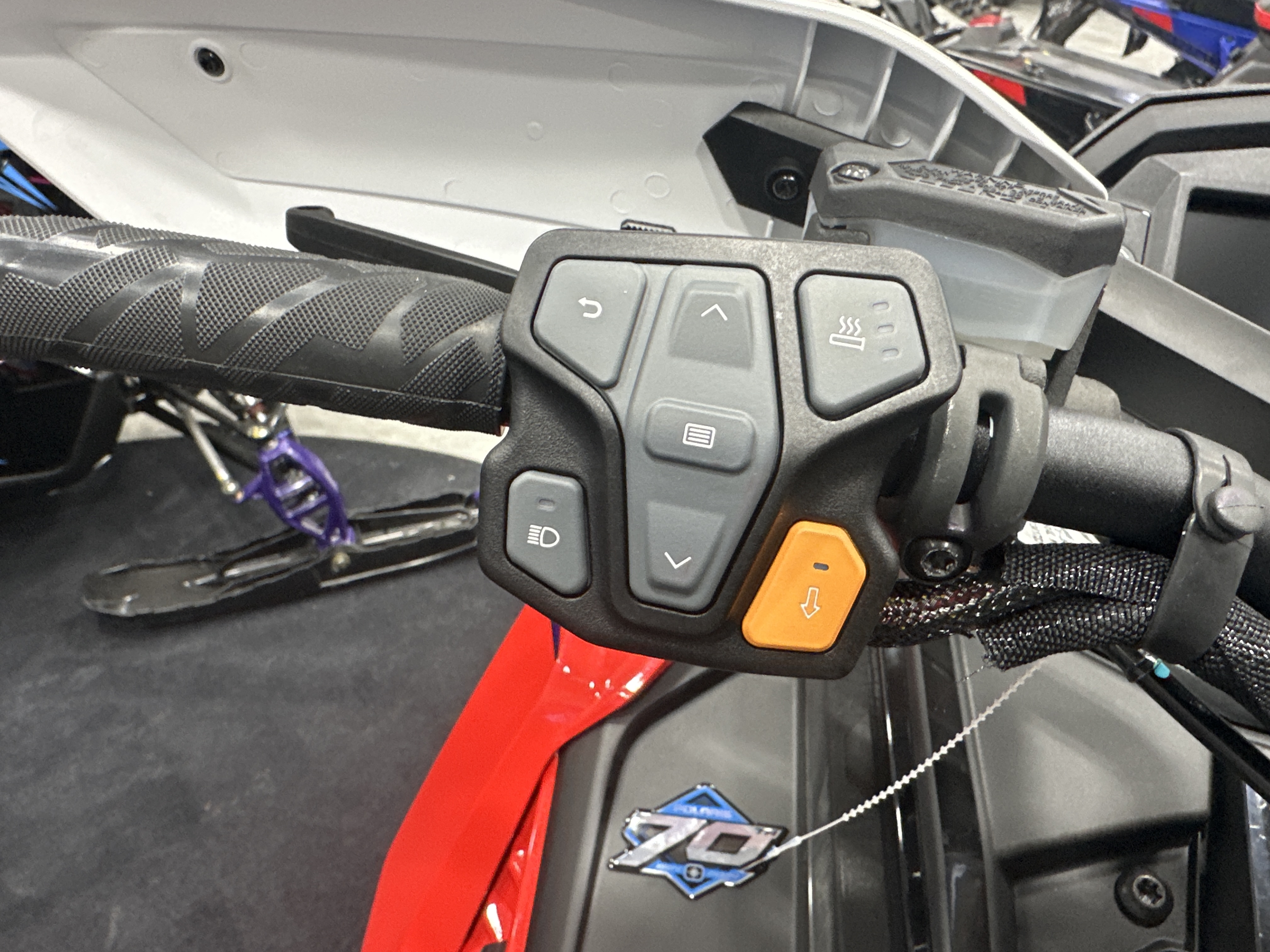 2025 Polaris 9R INDY XCR 136 LE - Photo 8