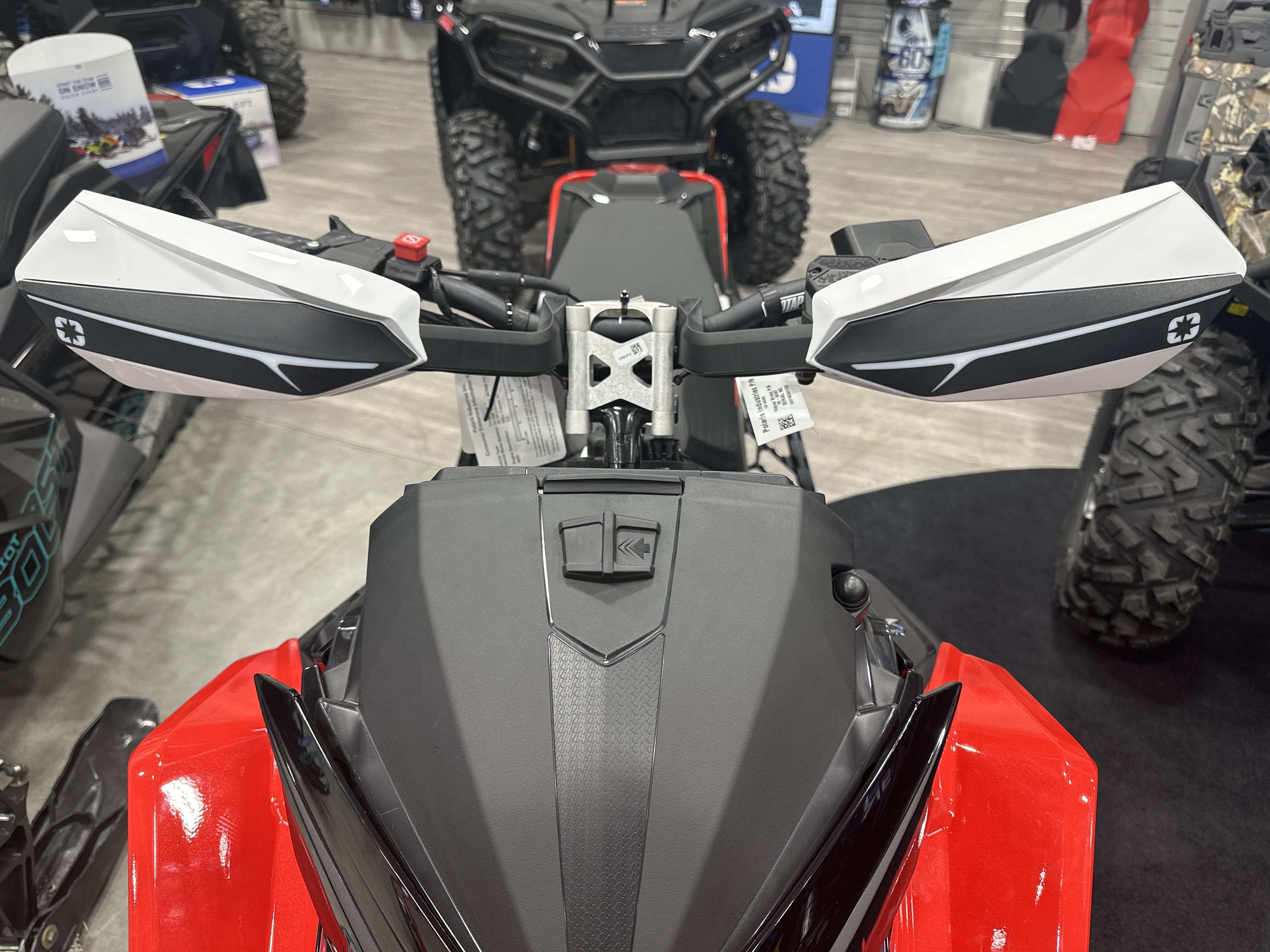 2025 Polaris 9R INDY XCR 136 LE - Photo 10