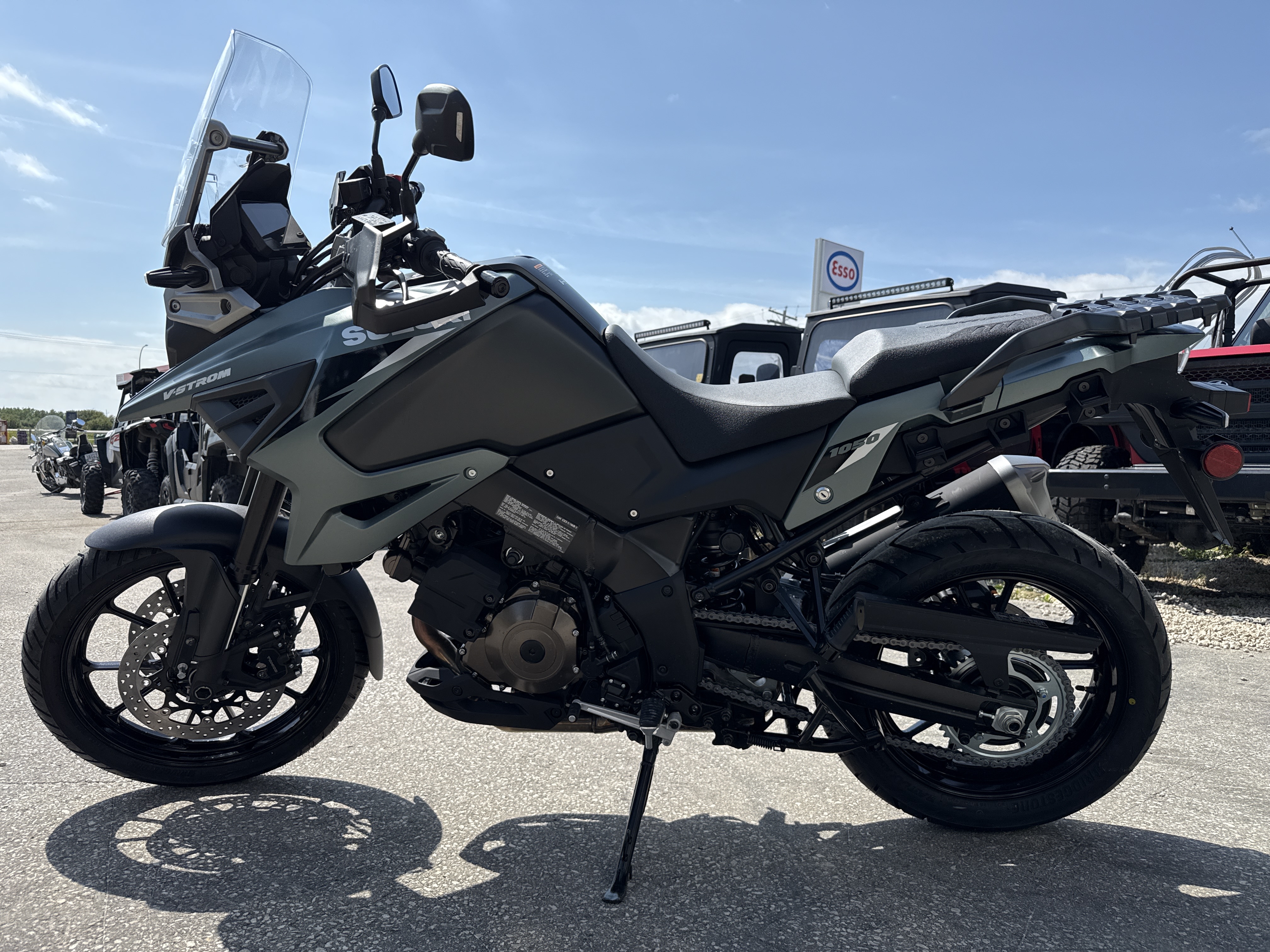 2025 Suzuki V-STROM 1050 - Photo 2