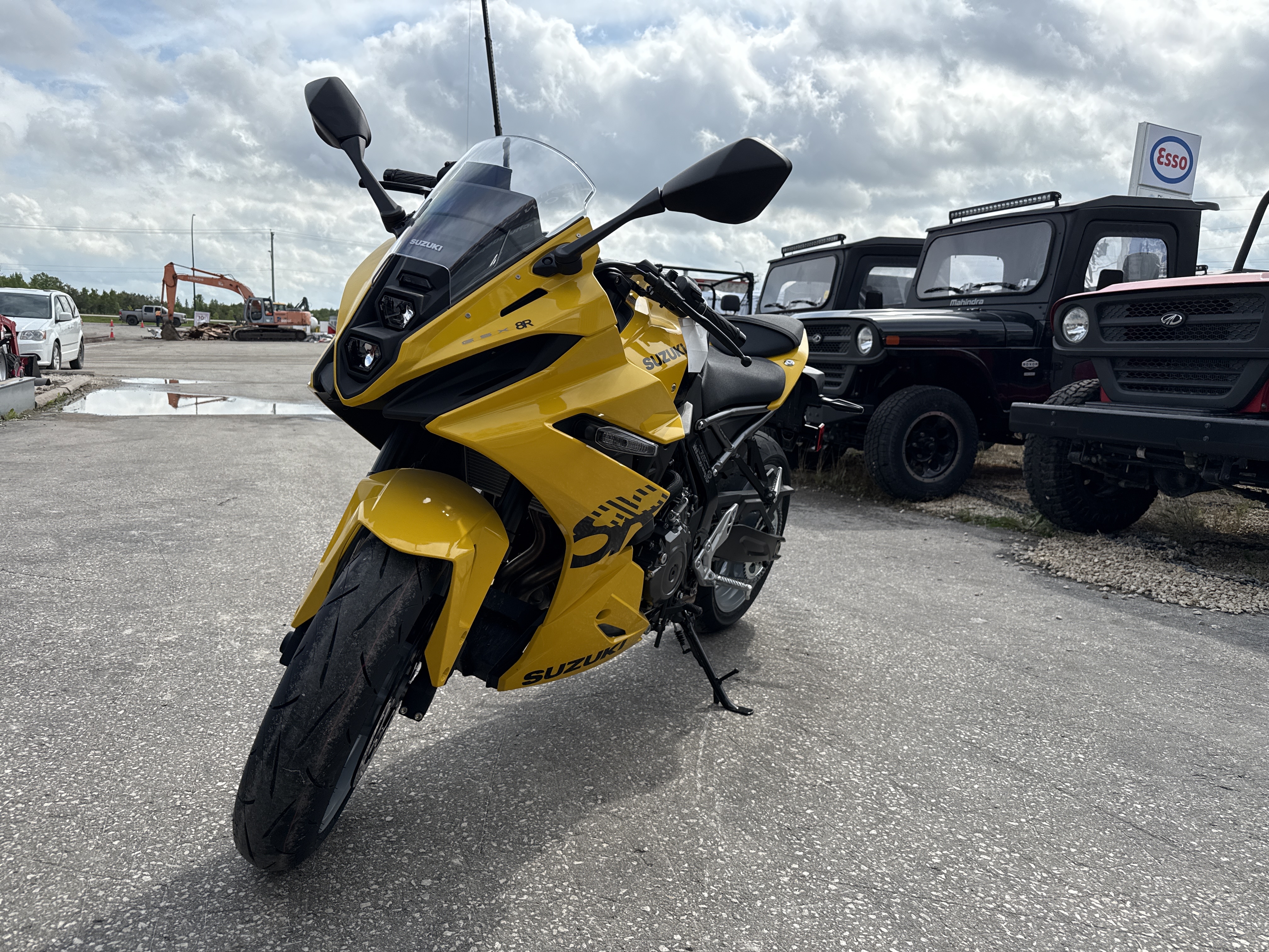 2025 Suzuki GSX-8R - Photo 3