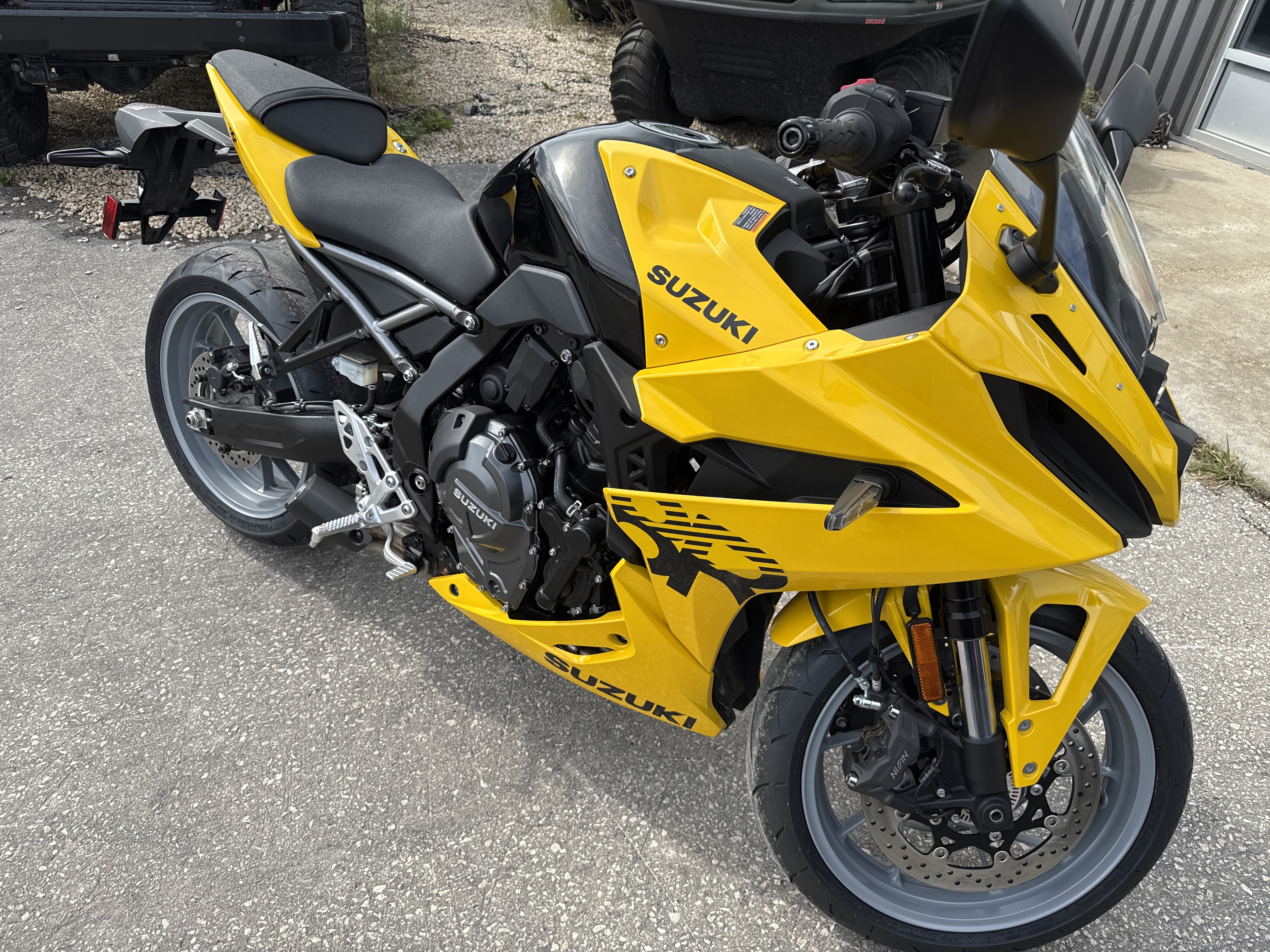 2025 Suzuki GSX-8R - Photo 5