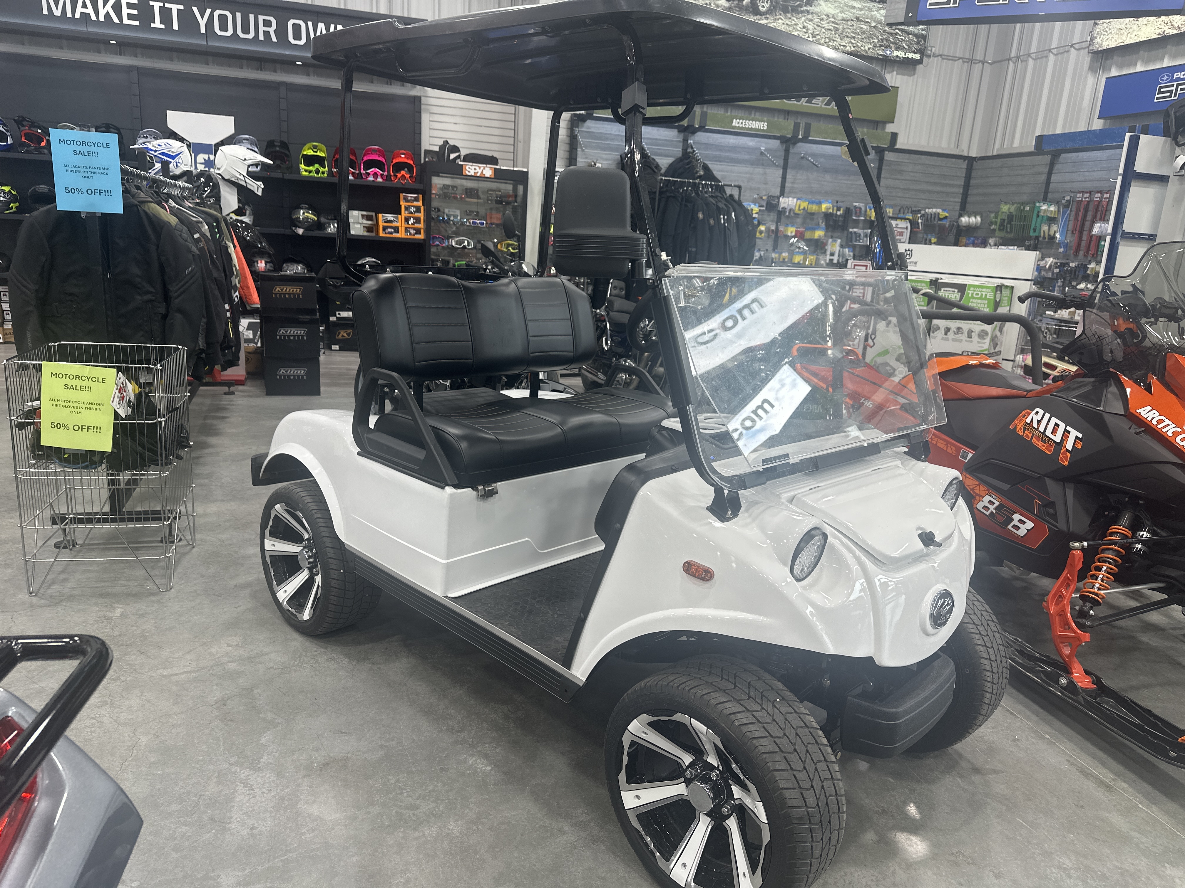 2024 Evolution Electric Vehicles CLASSIC 2 - Photo 2