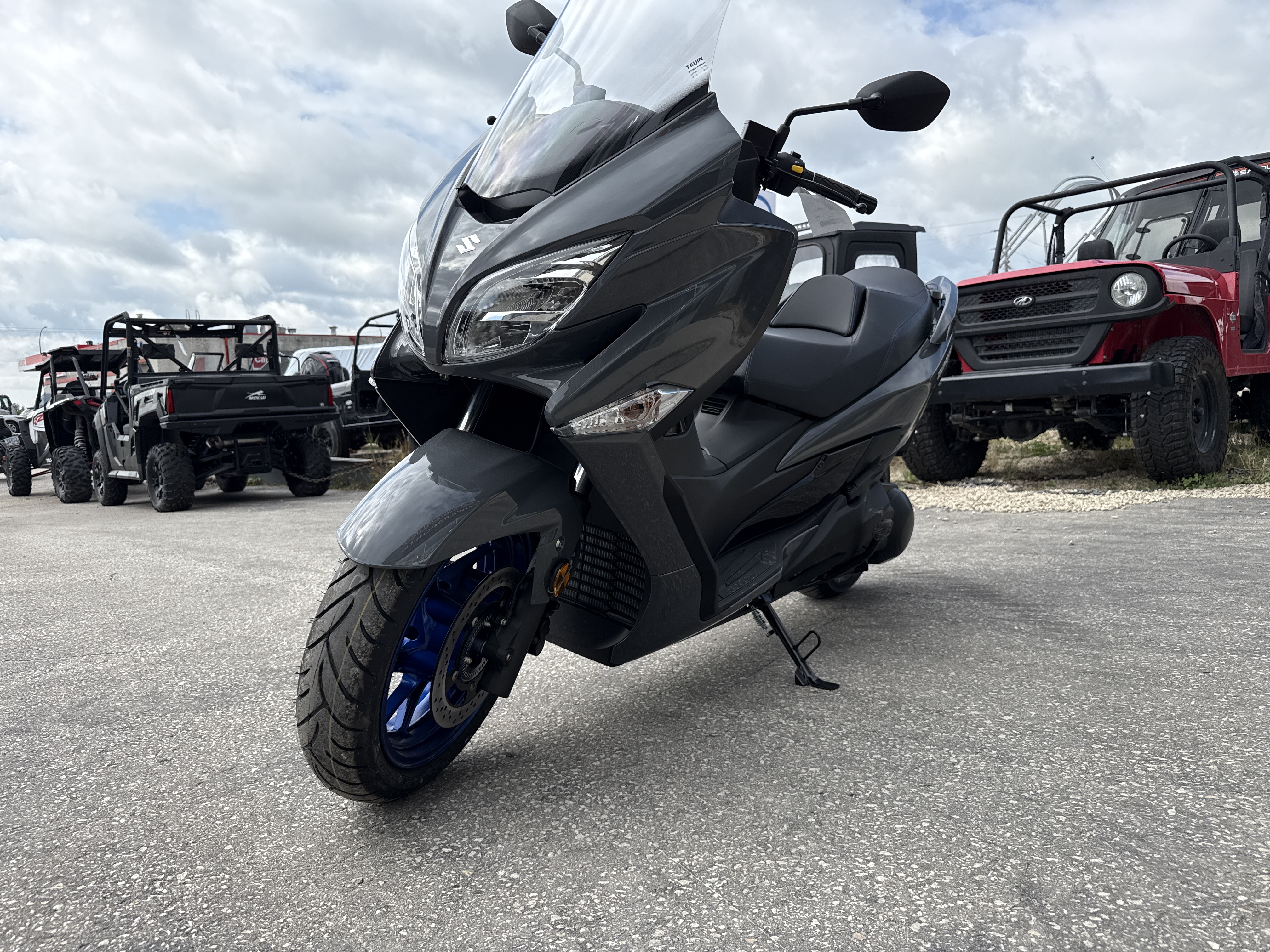 2025 Suzuki BURGMAN 400 - Photo 5