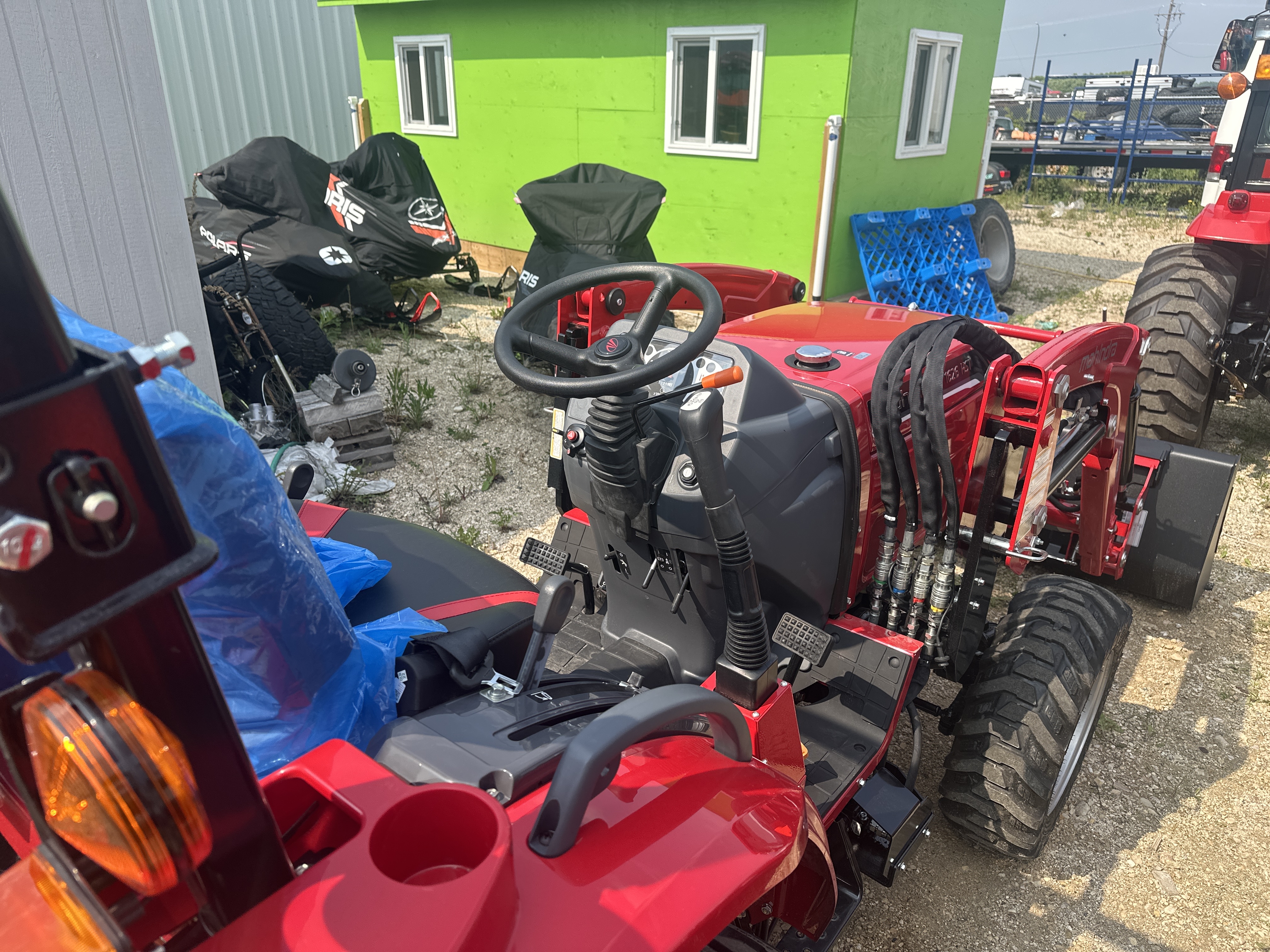 2025 Mahindra 1626 HST 4FHRFIL - Photo 3