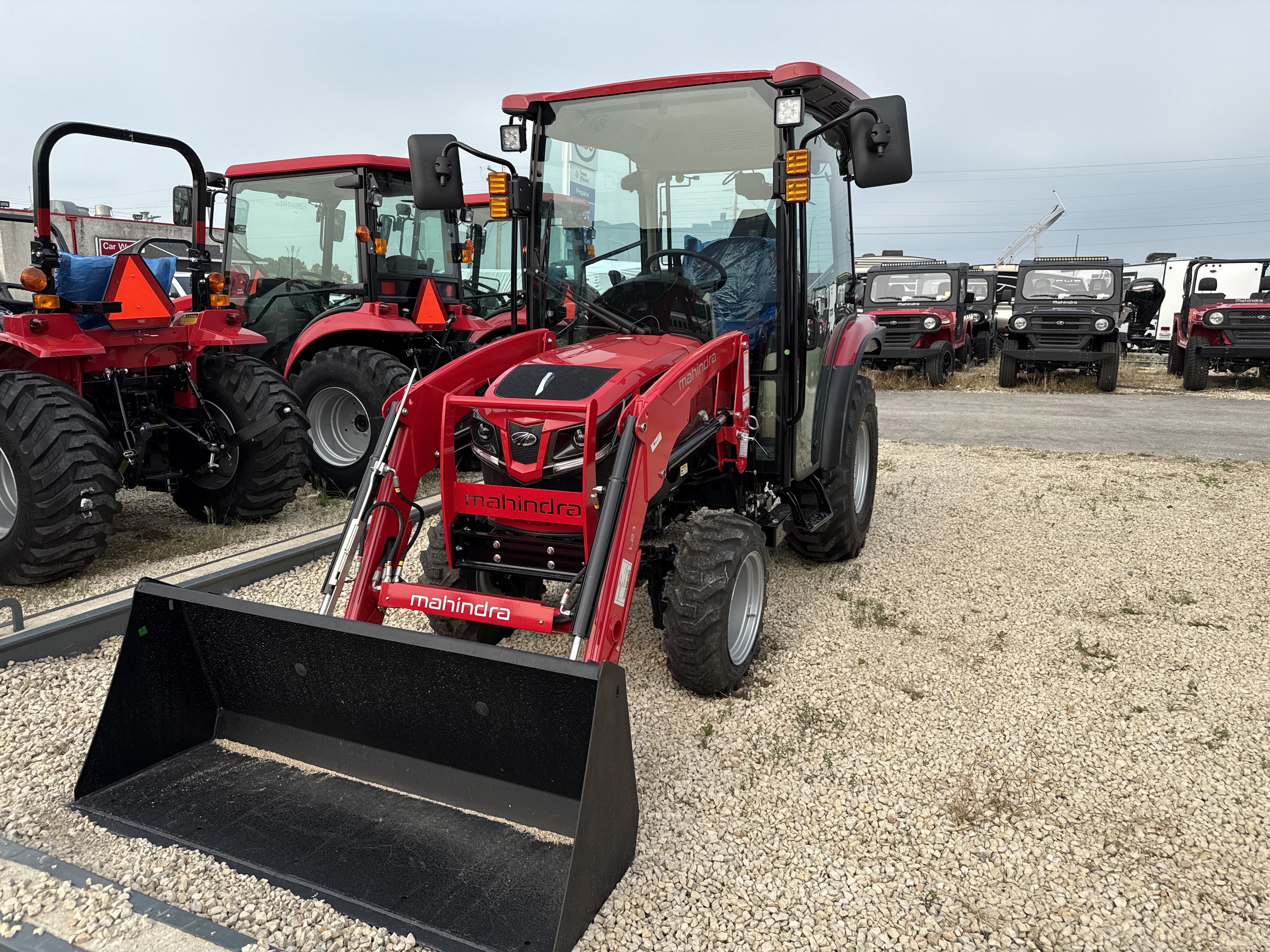 2025 Mahindra 2126 HST 4CHIL - Photo 2