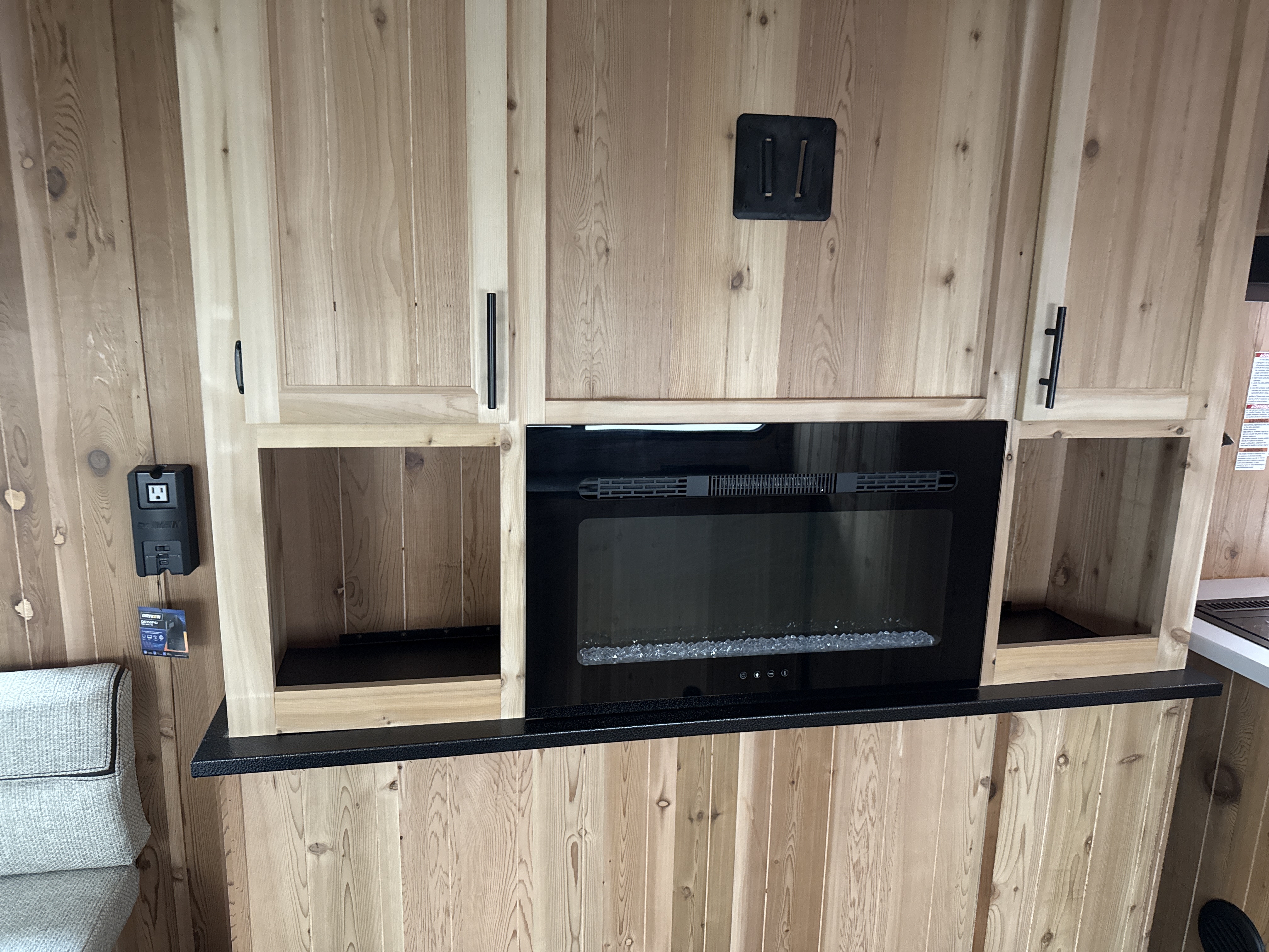 2026 Grey Wolf Fish House by Forest River CHEROKEE FISH HOUSE 16HUT - Photo 6