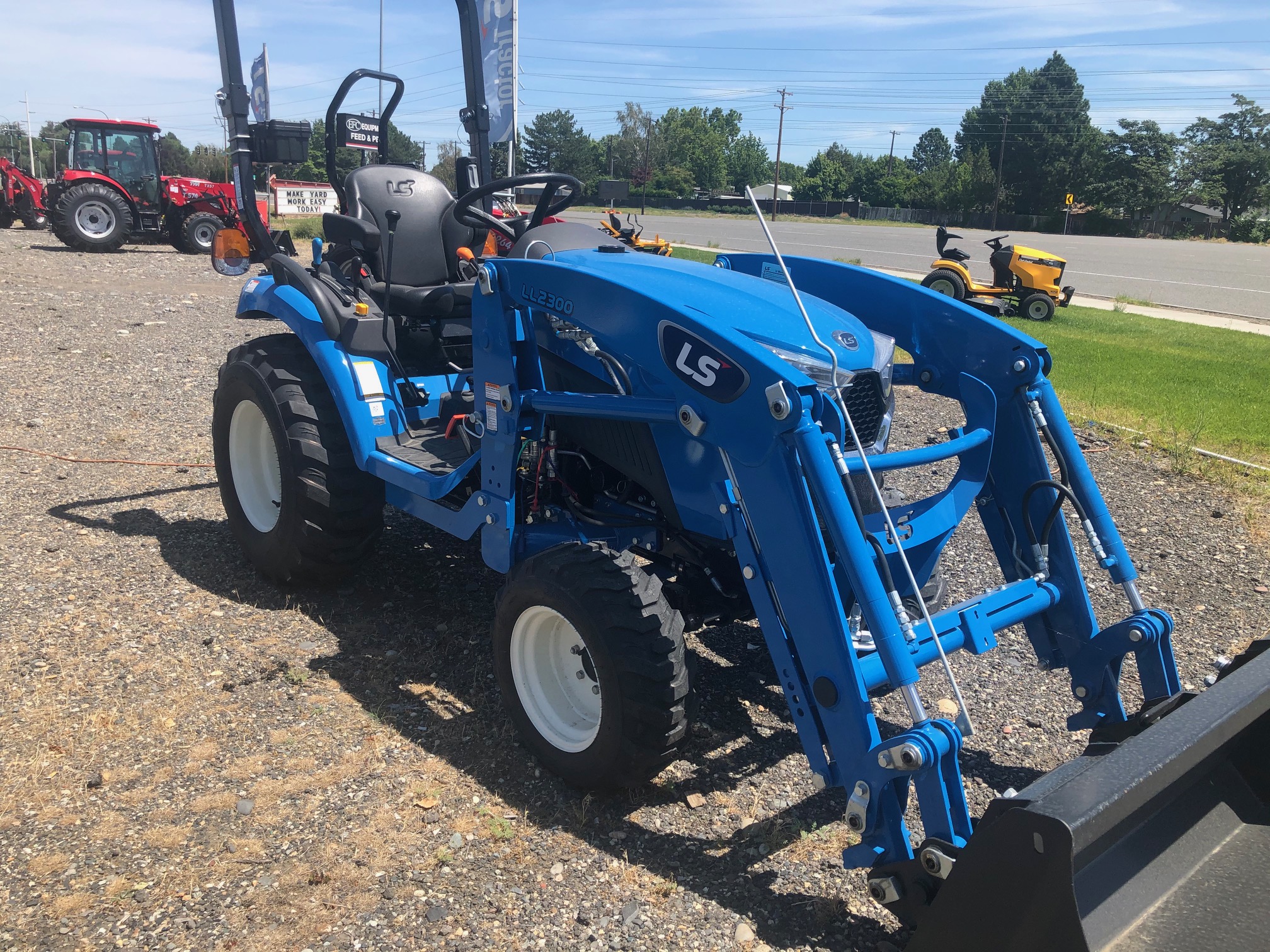 2021 LS Tractor MT225S25HP INCLUDES LOADER for sale in Richland, WA