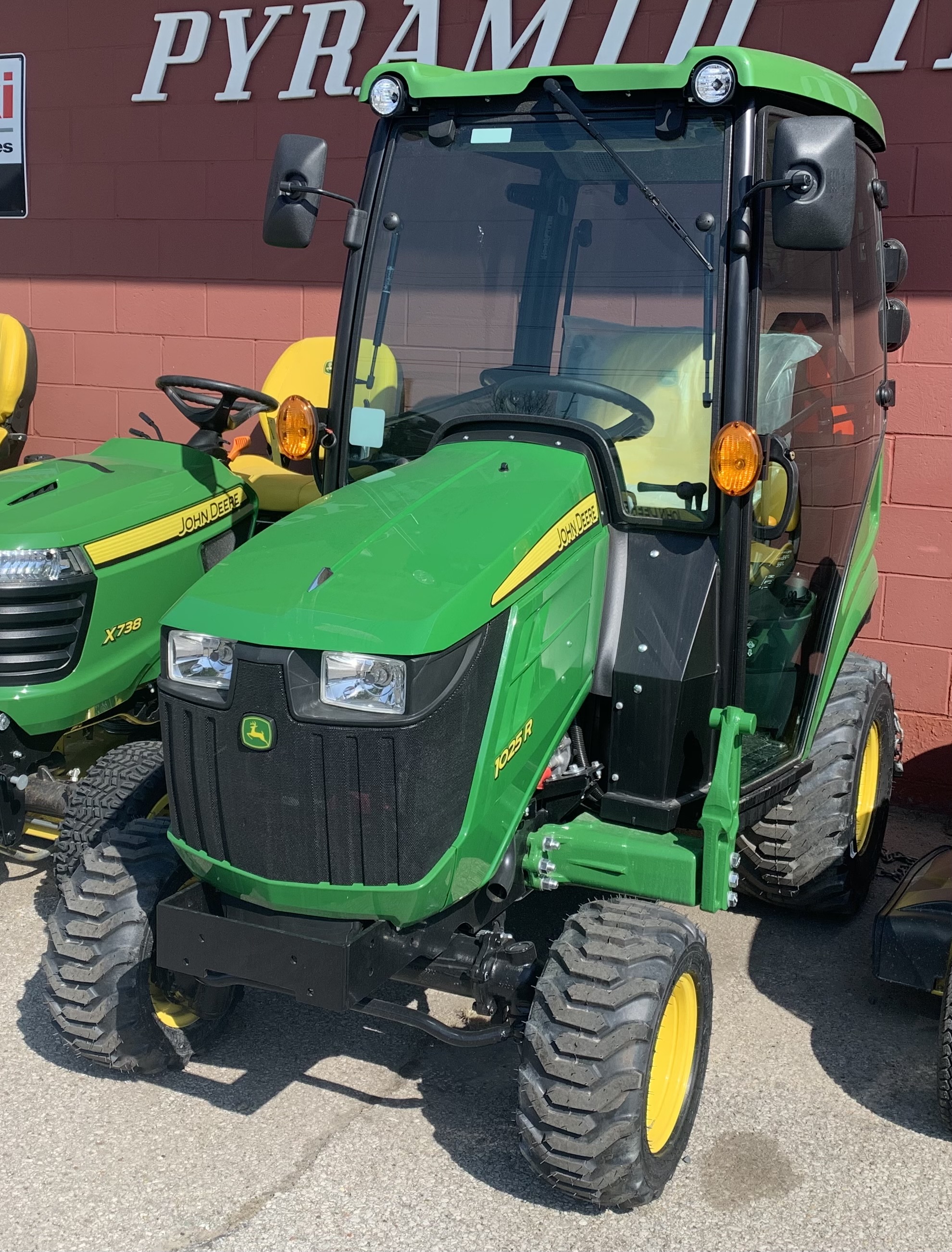 John Deere 1025R Hard Cab 81 - 8fantrv