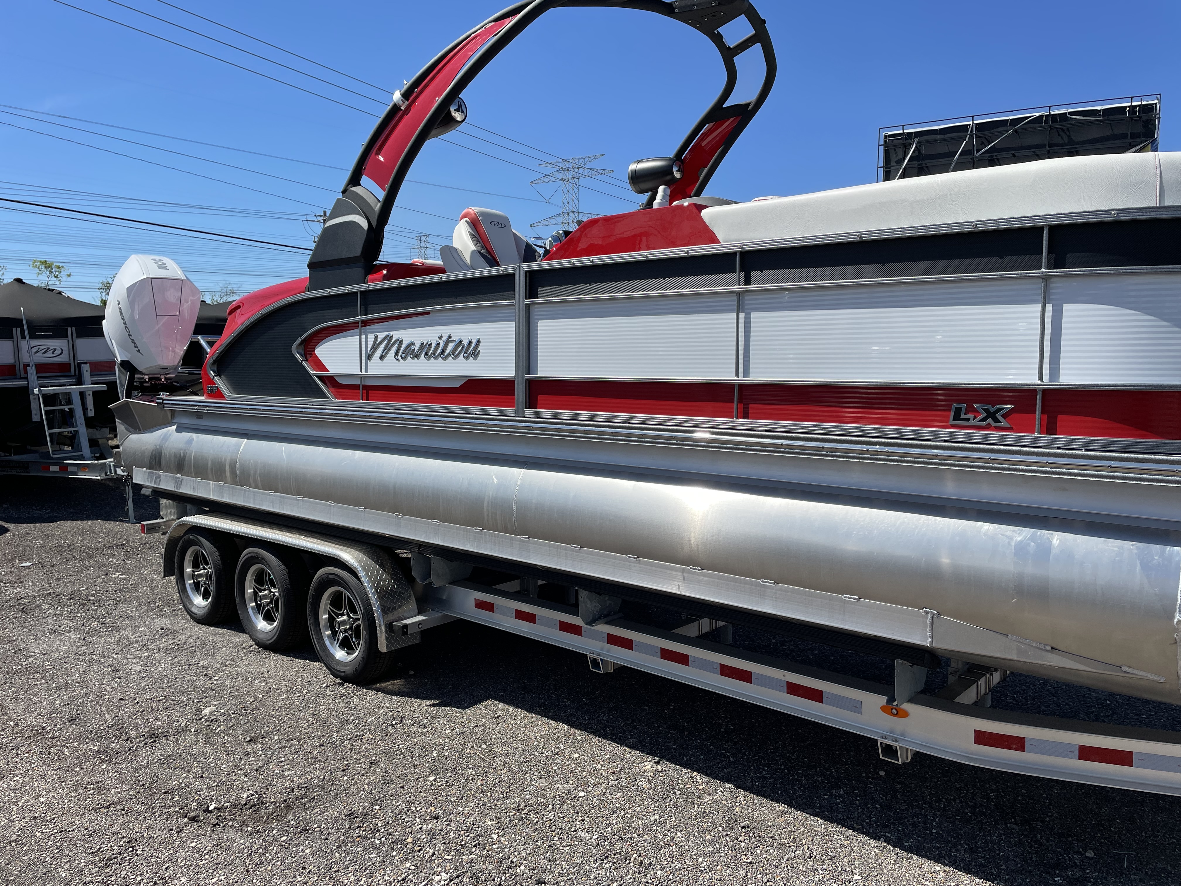 25' Manitou 25 LX RFX Dual Engine