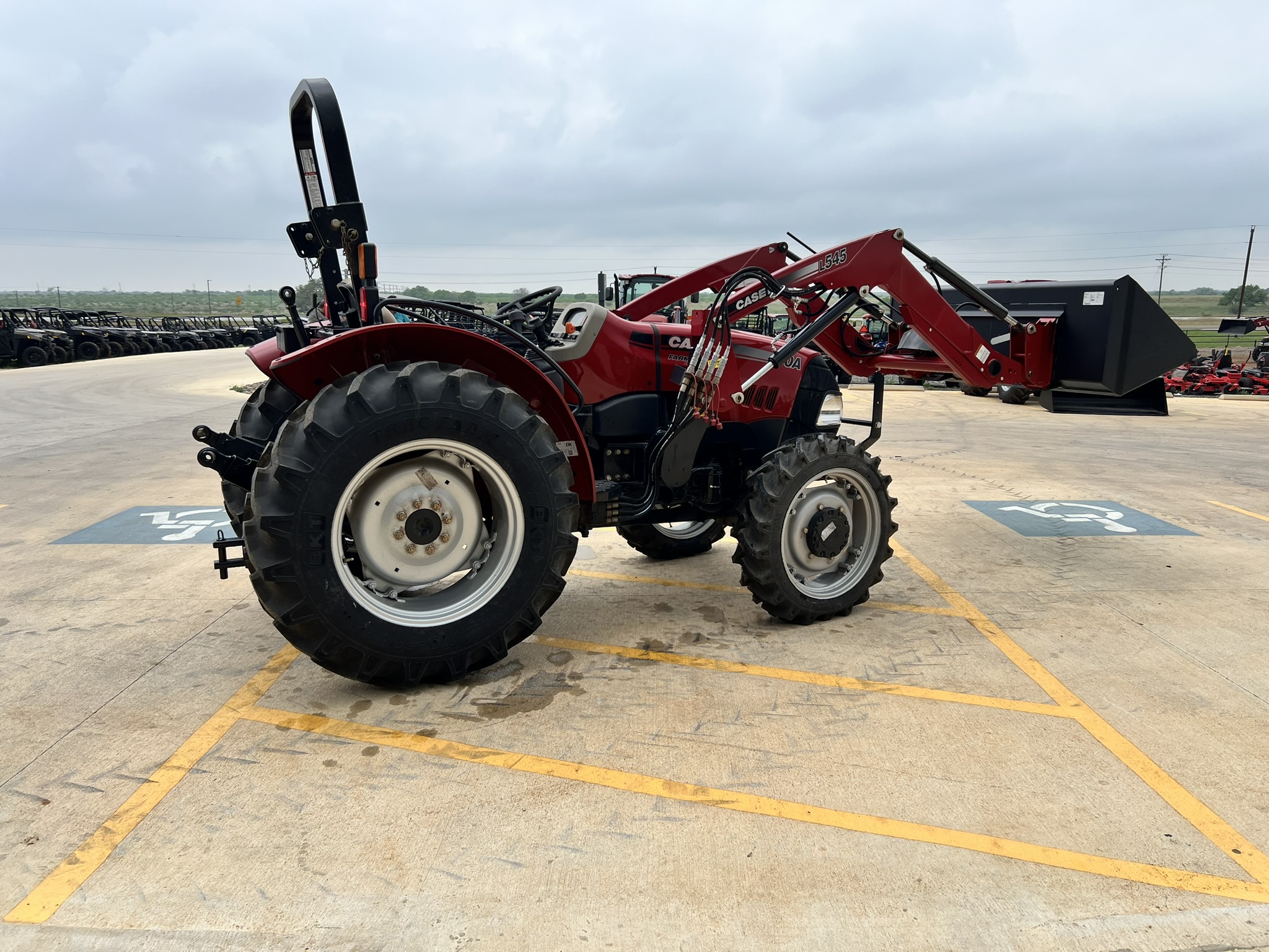 2025 Case IH Farmall® Utility A Series 50A - Photo 5