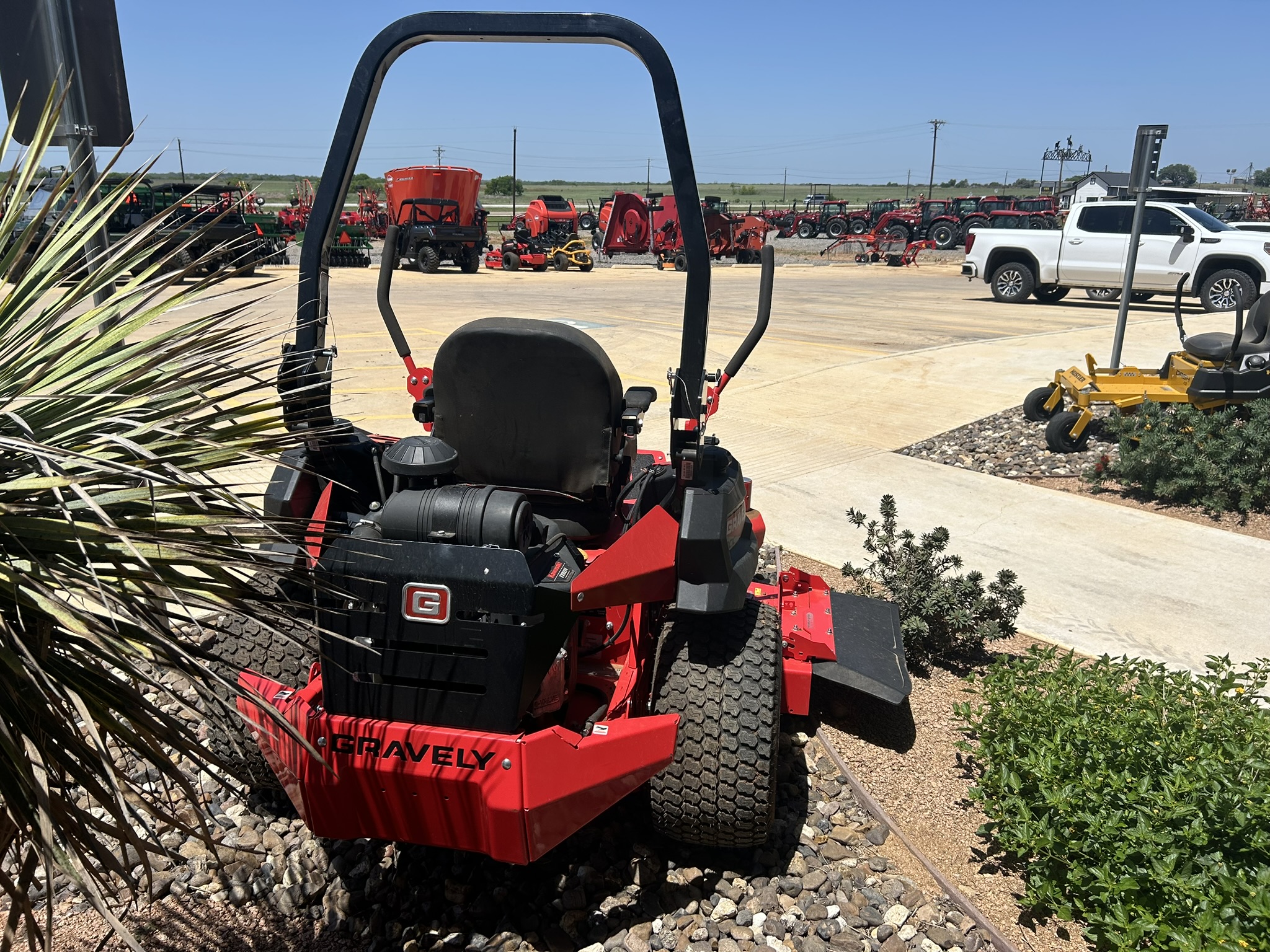 am 2025 Commercial Lawn Mowers M&M Lawn & Leisure Pine Island Pine