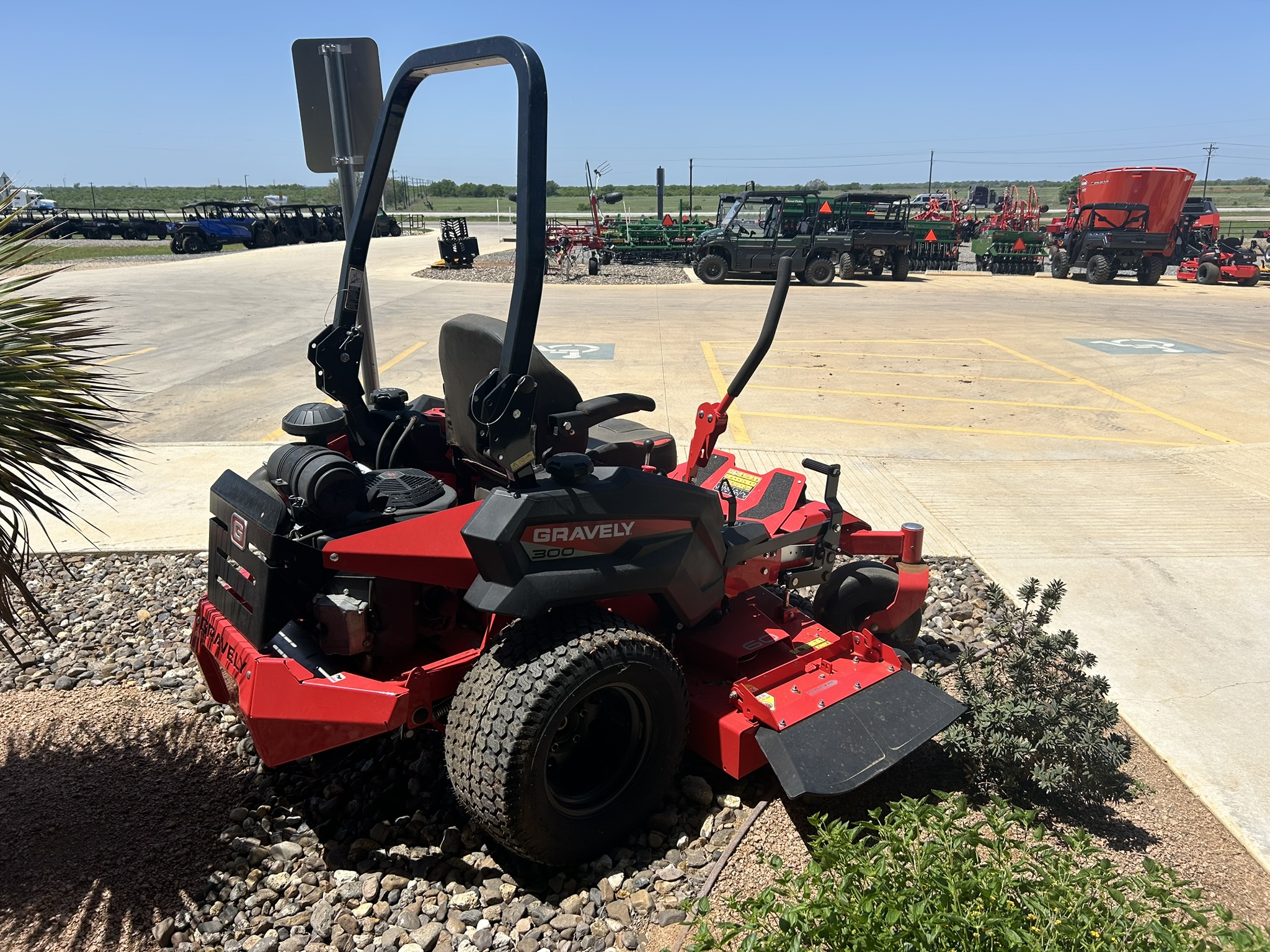 2023 Gravely Pro-Turn® 300 60" 992526 - Photo 5