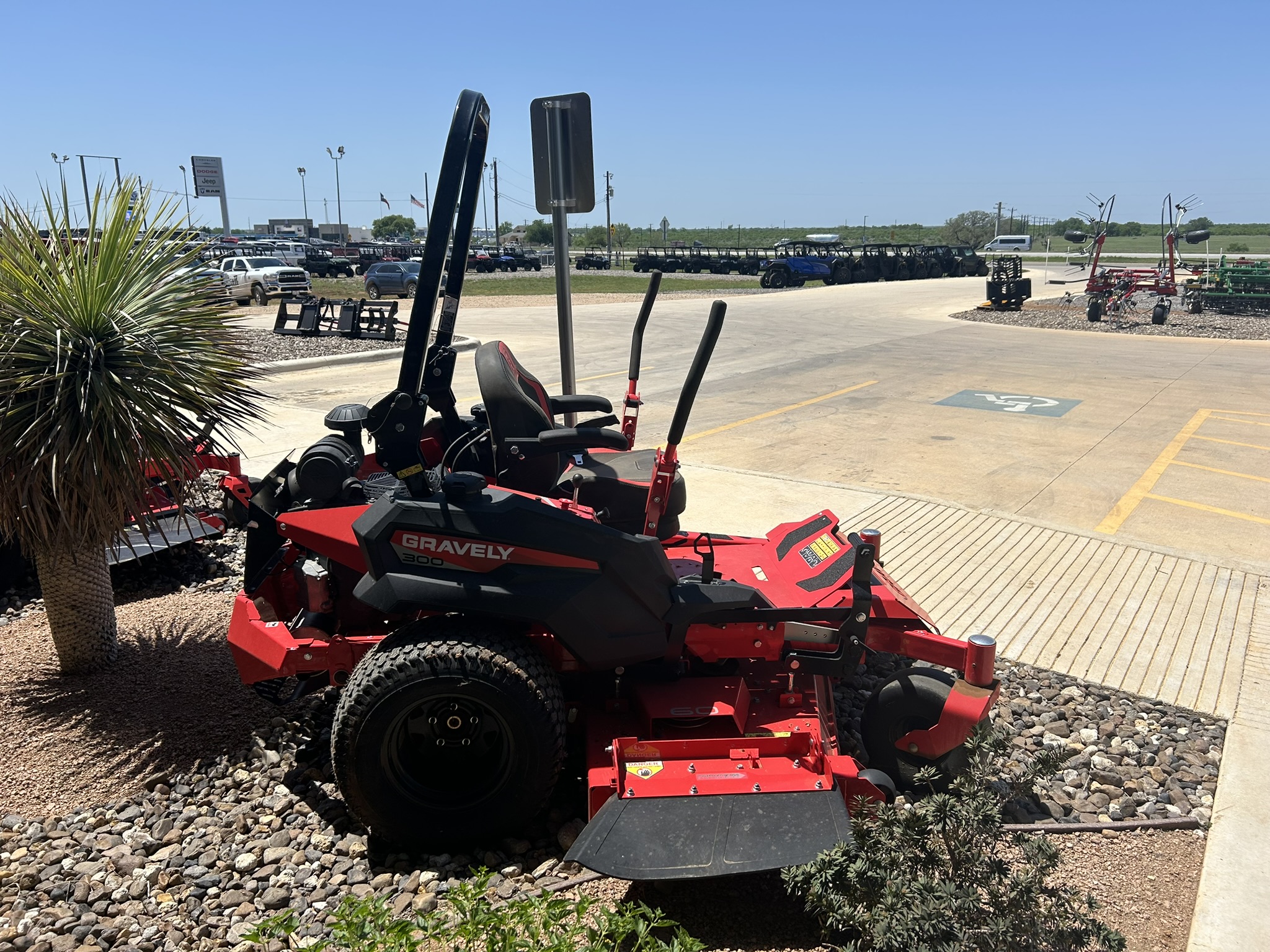2023 Gravely Pro-Turn® 300 60" 992526 - Photo 6