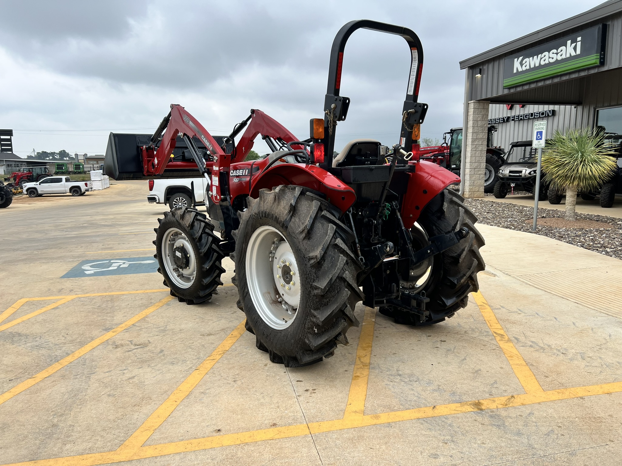2025 Case IH Farmall® Utility A Series 70A - Photo 3