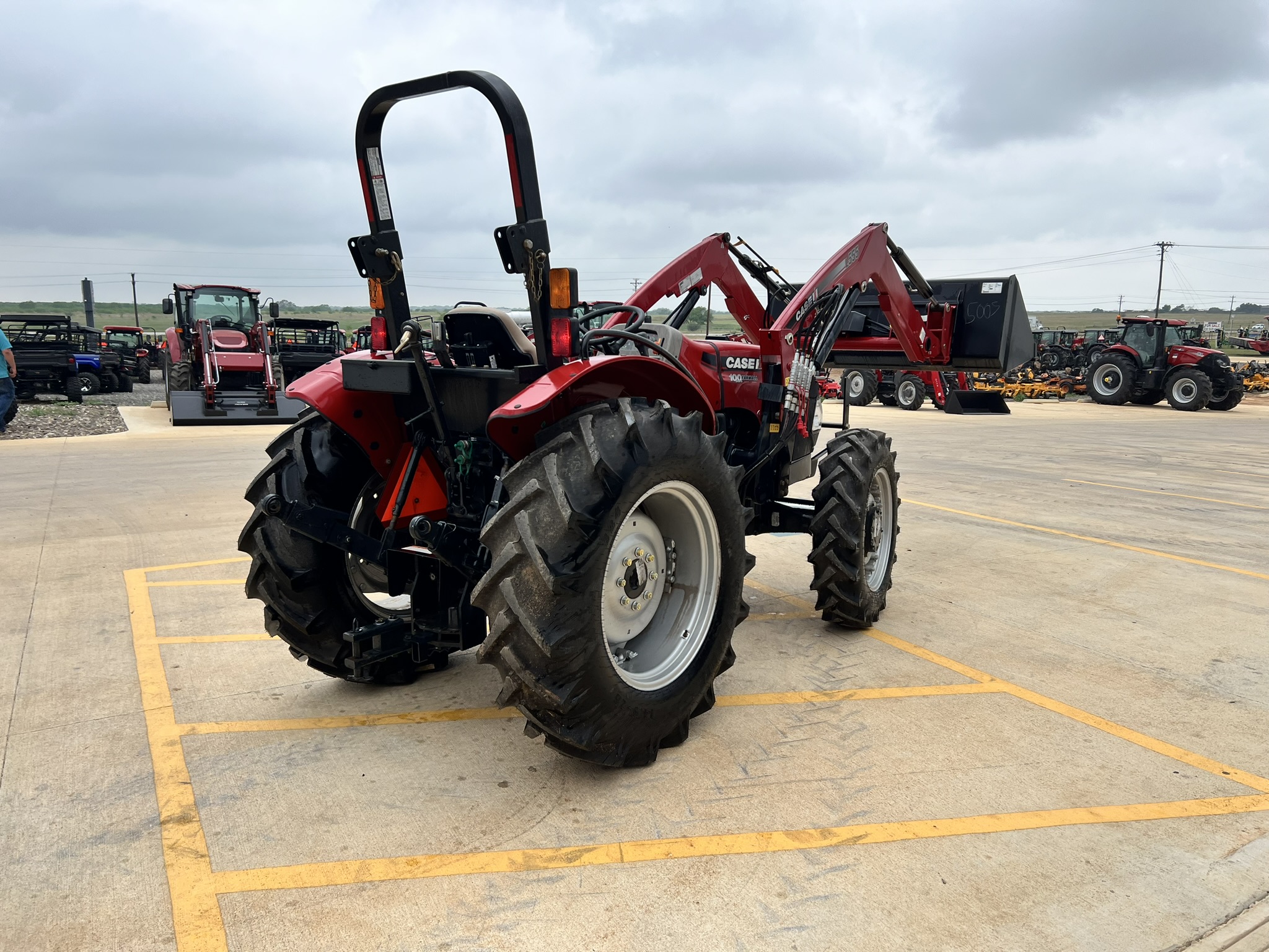 2025 Case IH Farmall® Utility A Series 70A - Photo 5
