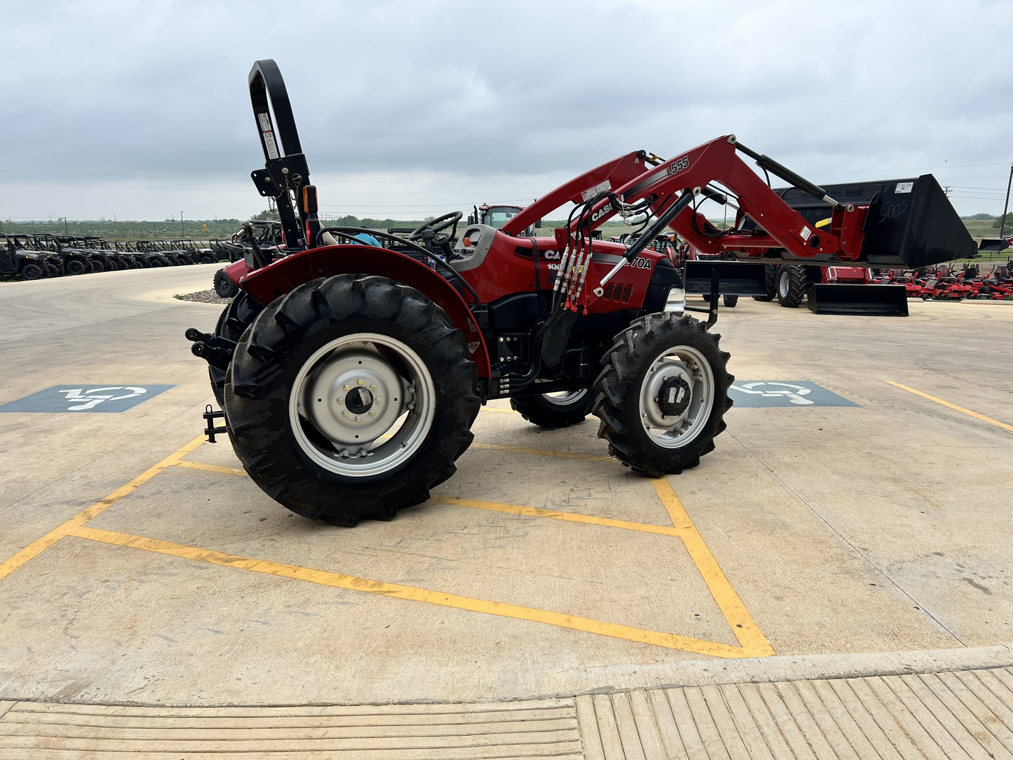 2025 Case IH Farmall® Utility A Series 70A - Photo 6