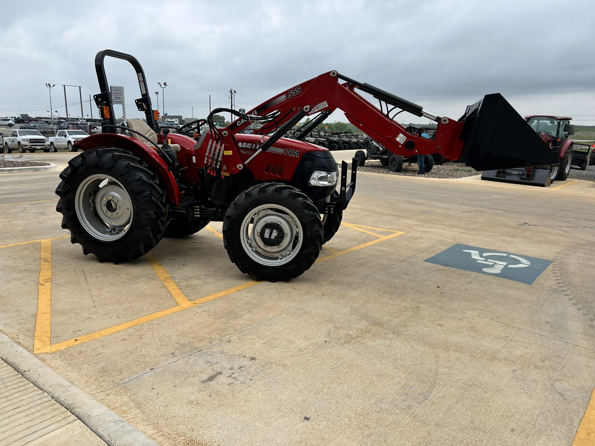 2025 Case IH Farmall® Utility A Series 70A - Photo 7