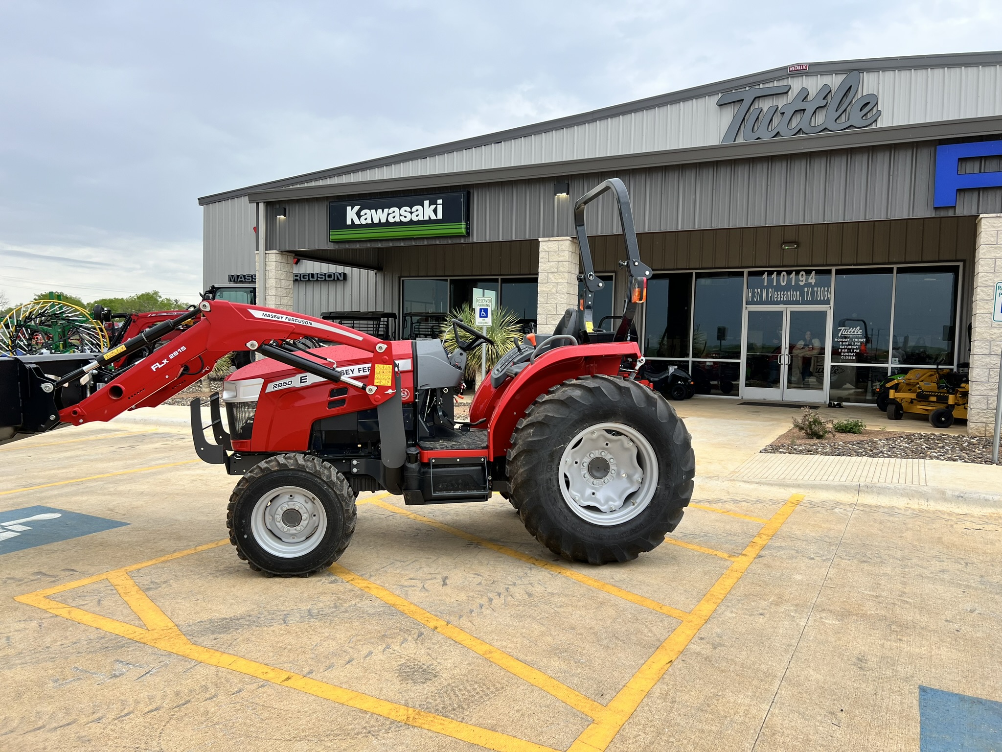 2024 Massey Ferguson Massey Ferguson MF 2850E Compact Tractor - Photo 2