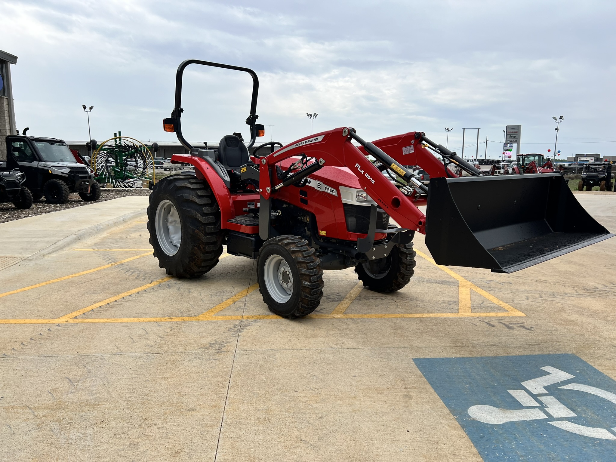 2024 Massey Ferguson Massey Ferguson MF 2850E Compact Tractor - Photo 7