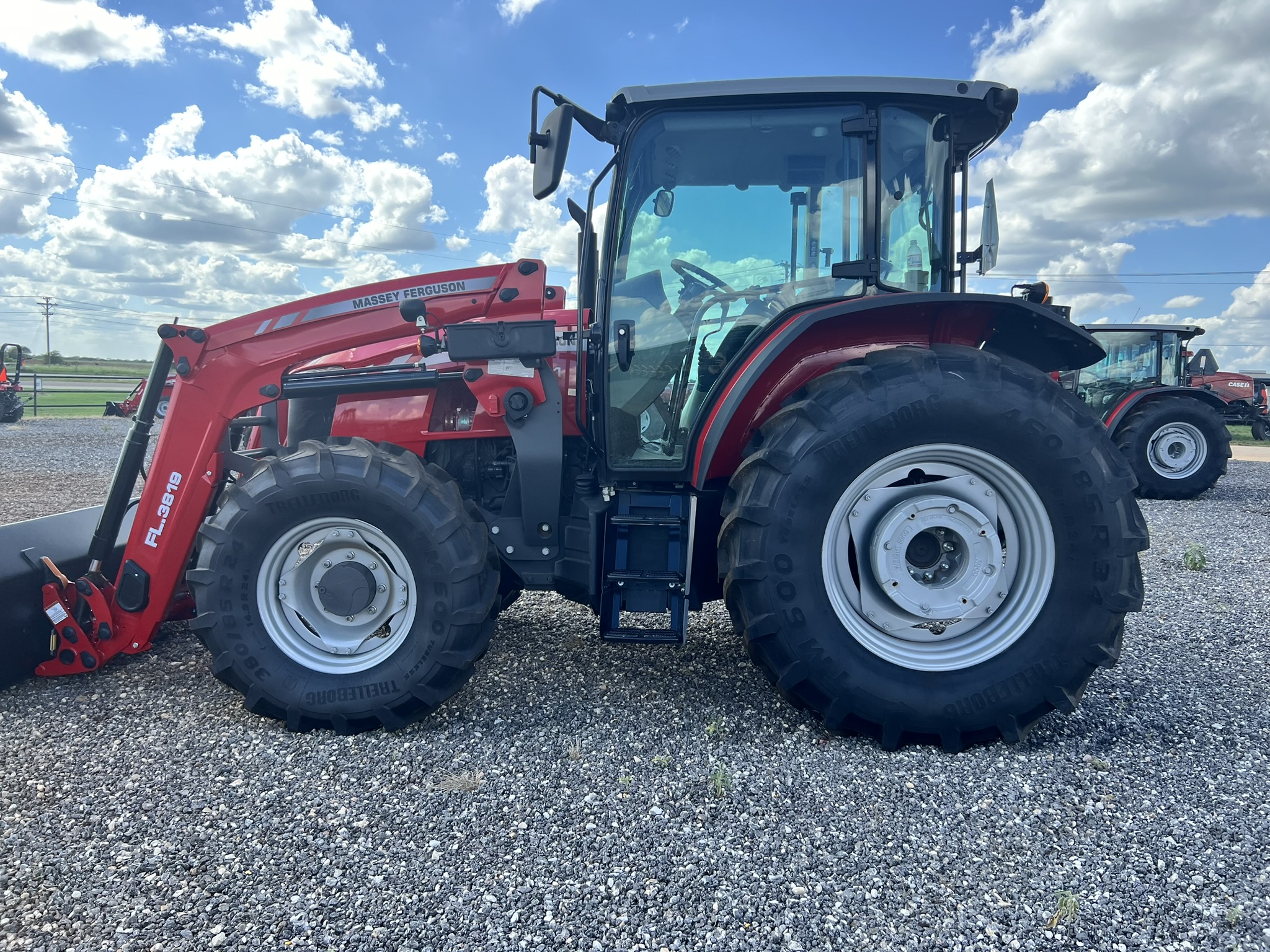 2025 Massey Ferguson Massey Ferguson MF 5711 D Mid-Ranger Tractor - Photo 3