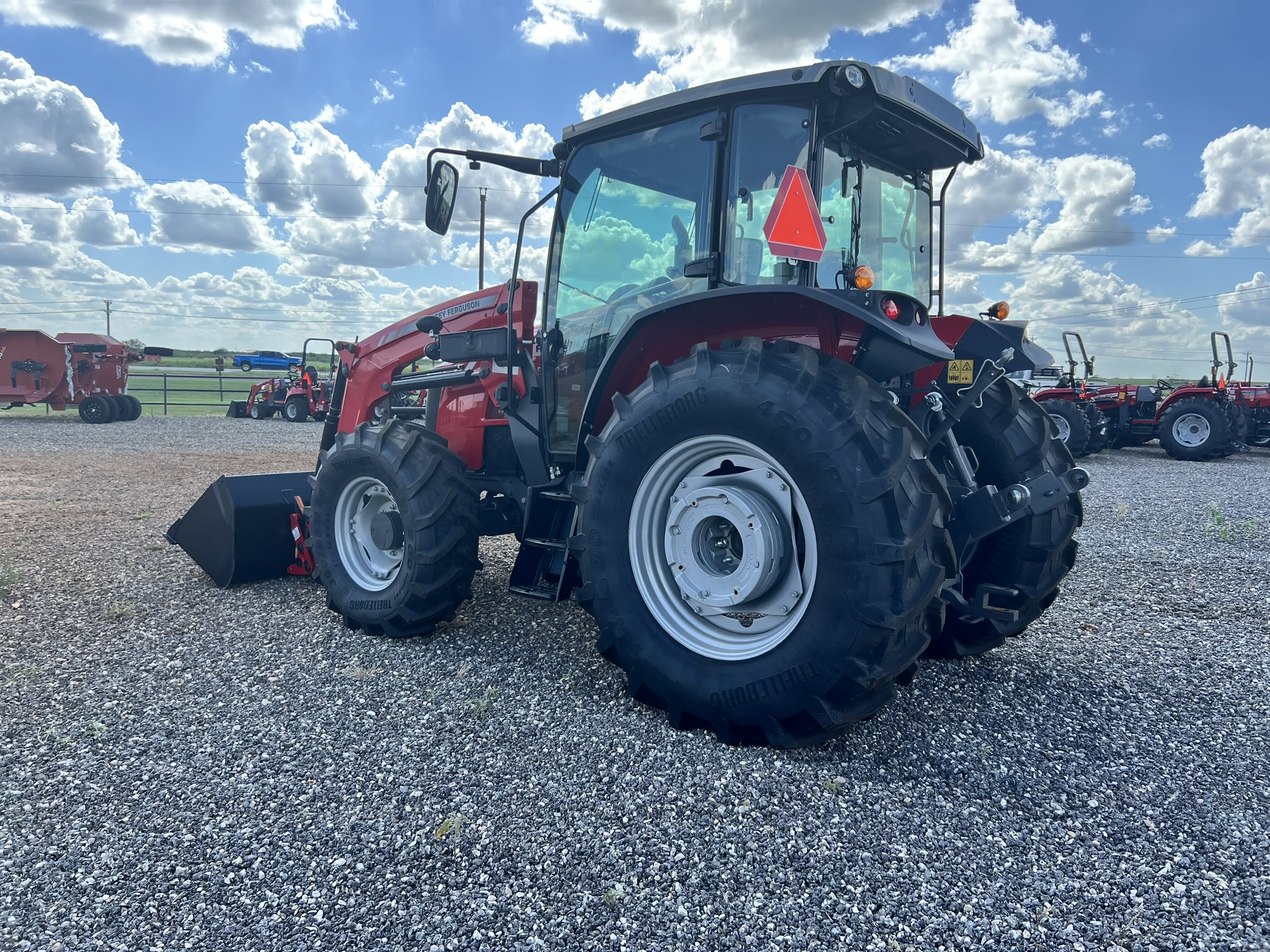 2025 Massey Ferguson Massey Ferguson MF 5711 D Mid-Ranger Tractor - Photo 4