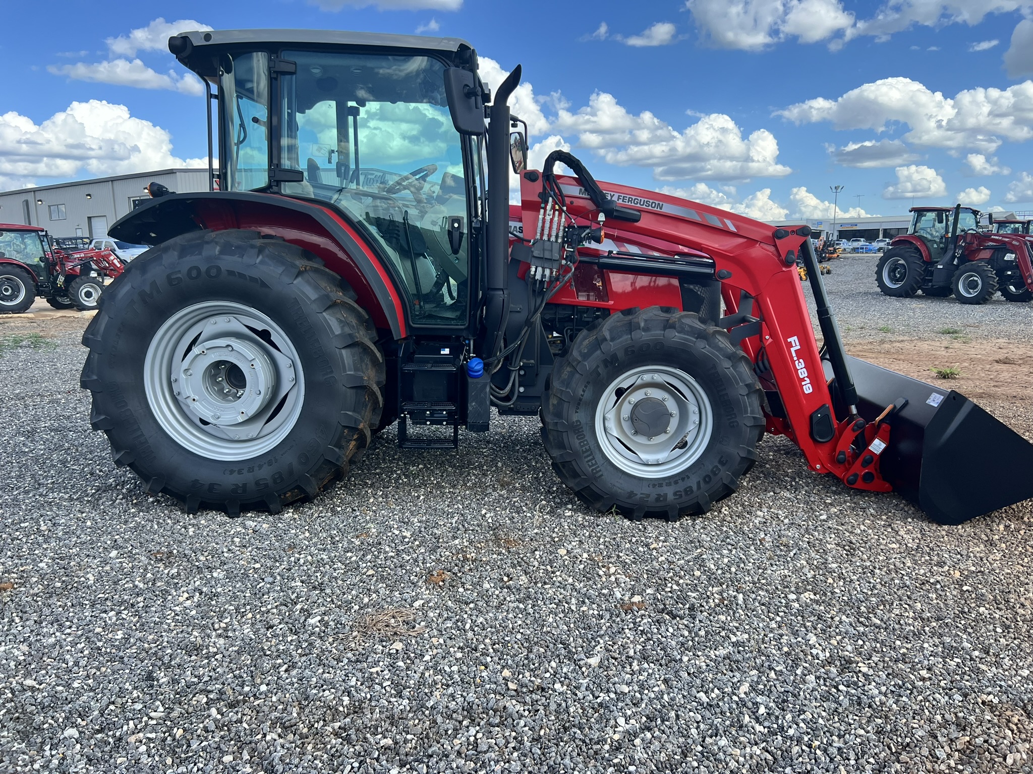 2025 Massey Ferguson Massey Ferguson MF 5711 D Mid-Ranger Tractor - Photo 7