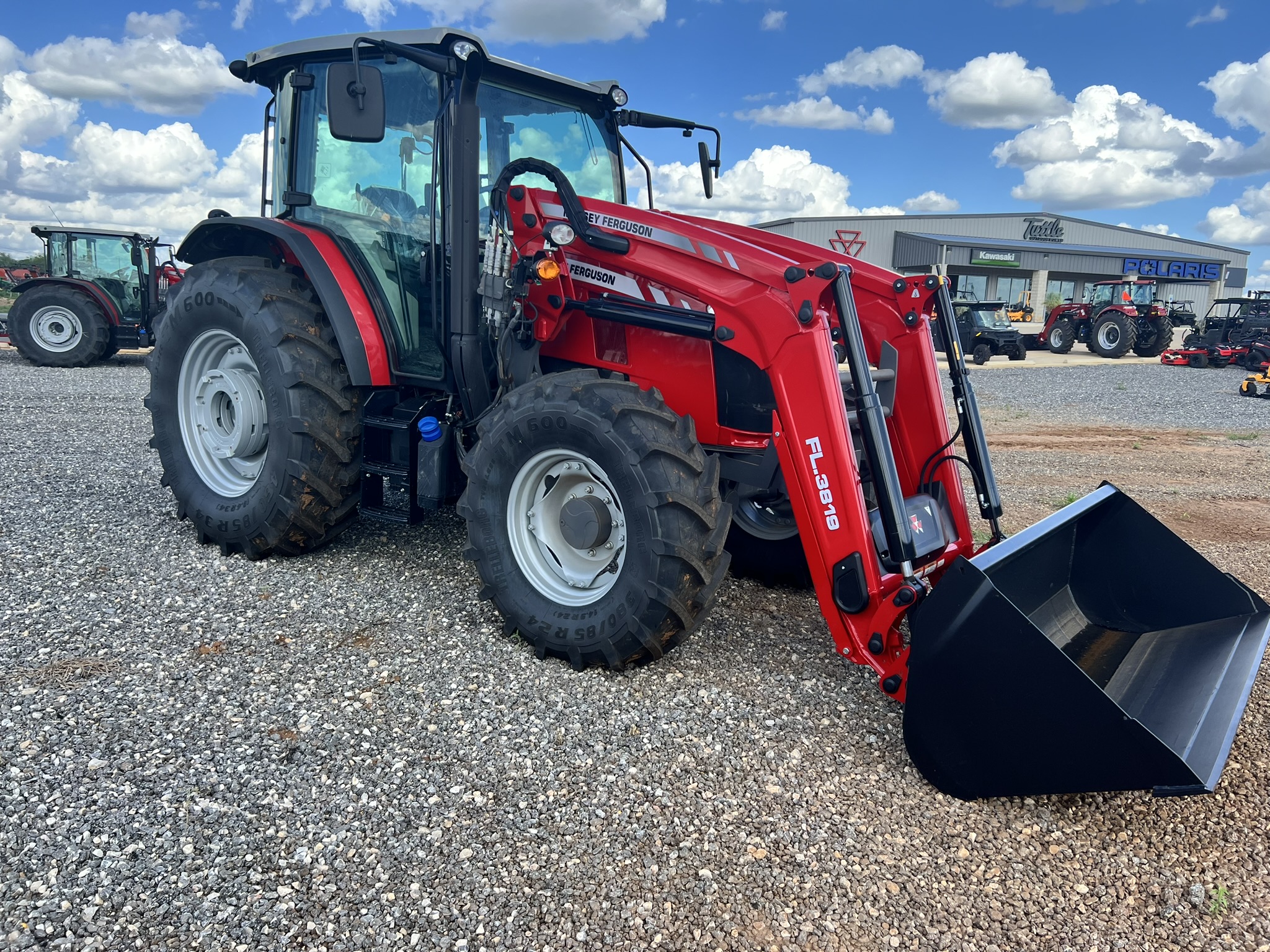 2025 Massey Ferguson Massey Ferguson MF 5711 D Mid-Ranger Tractor - Photo 8