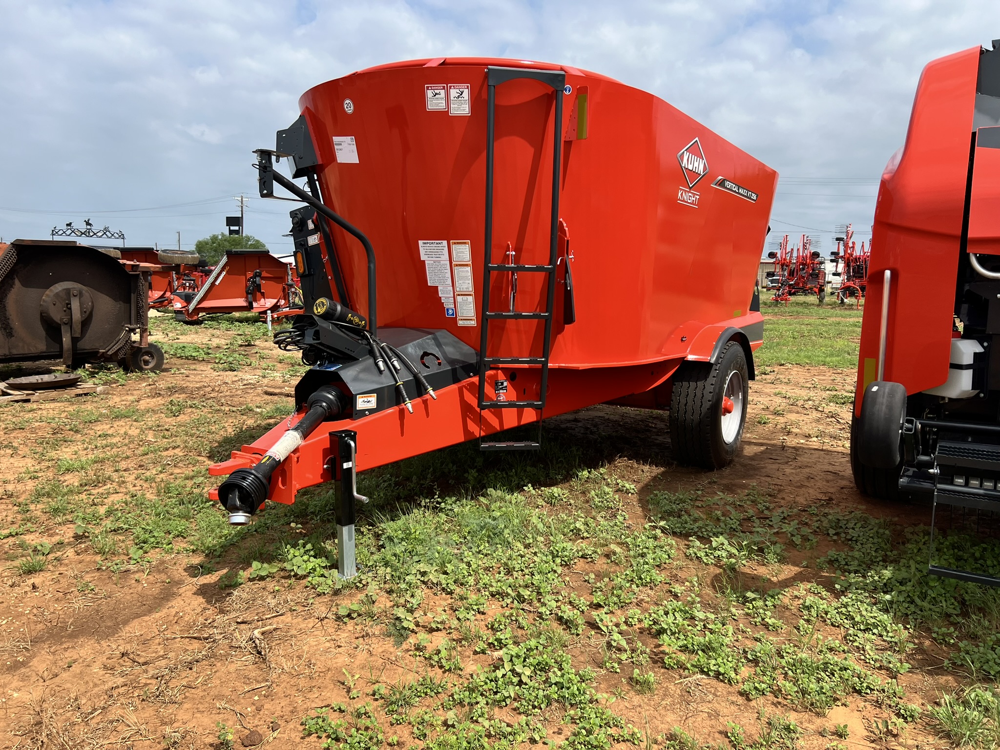 2025 Kuhn Vt 256 Trailer (Front|side)
